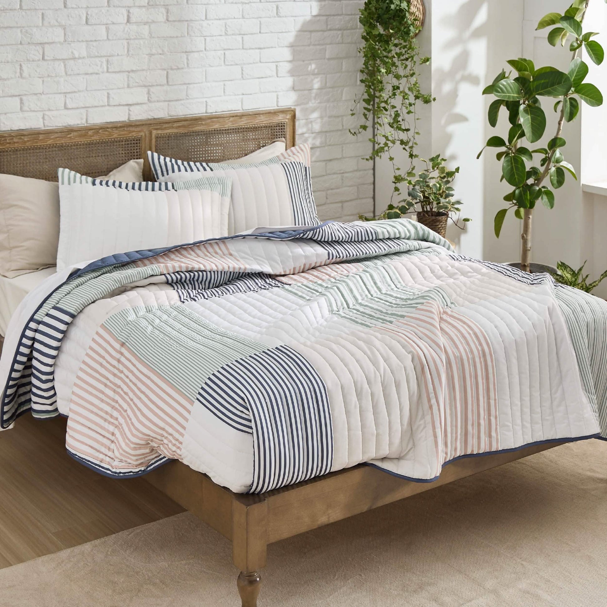 GentleSoft™ Chill Vibes Quilt Set