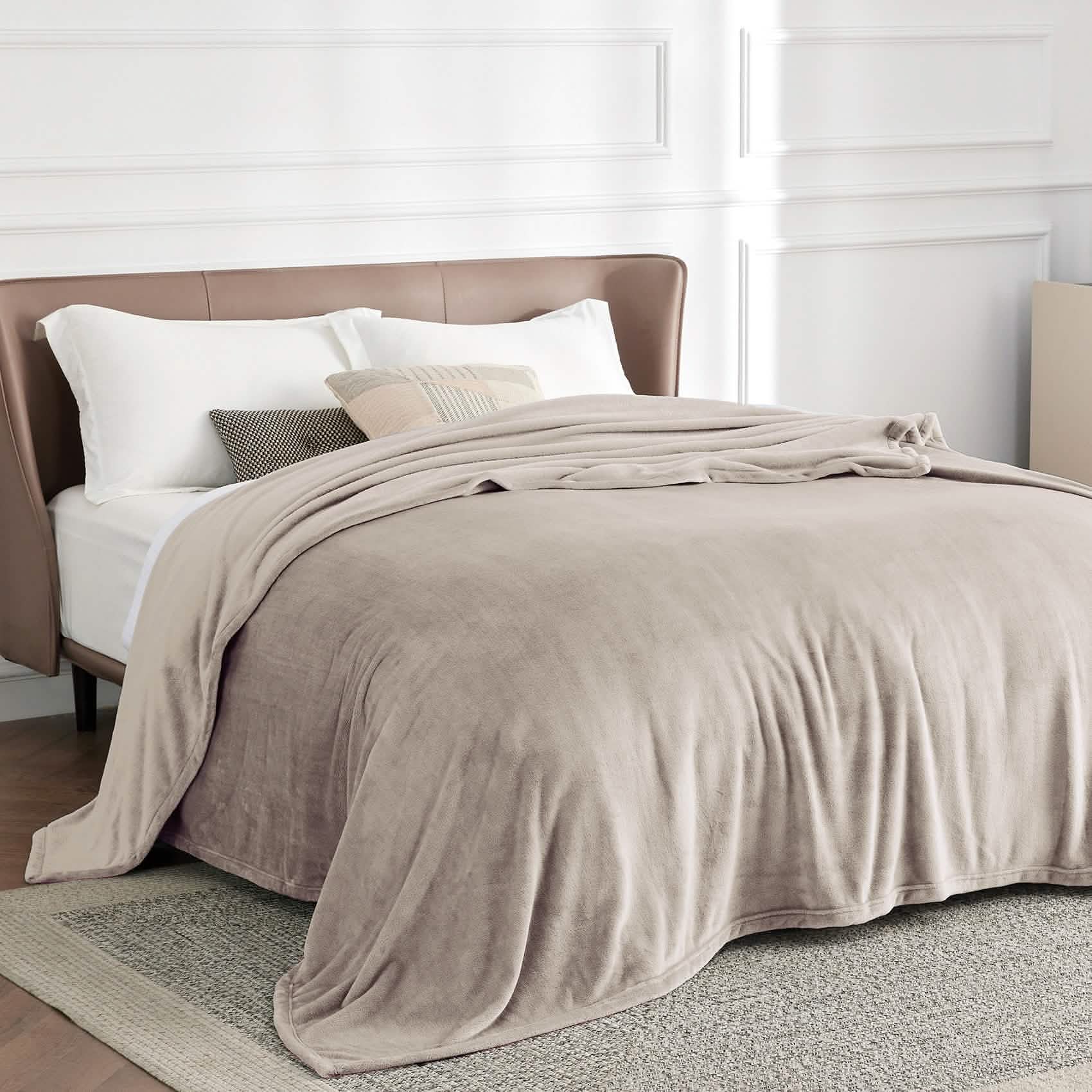 GentleSoft™ Flannel Fleece Blanket 300gsm