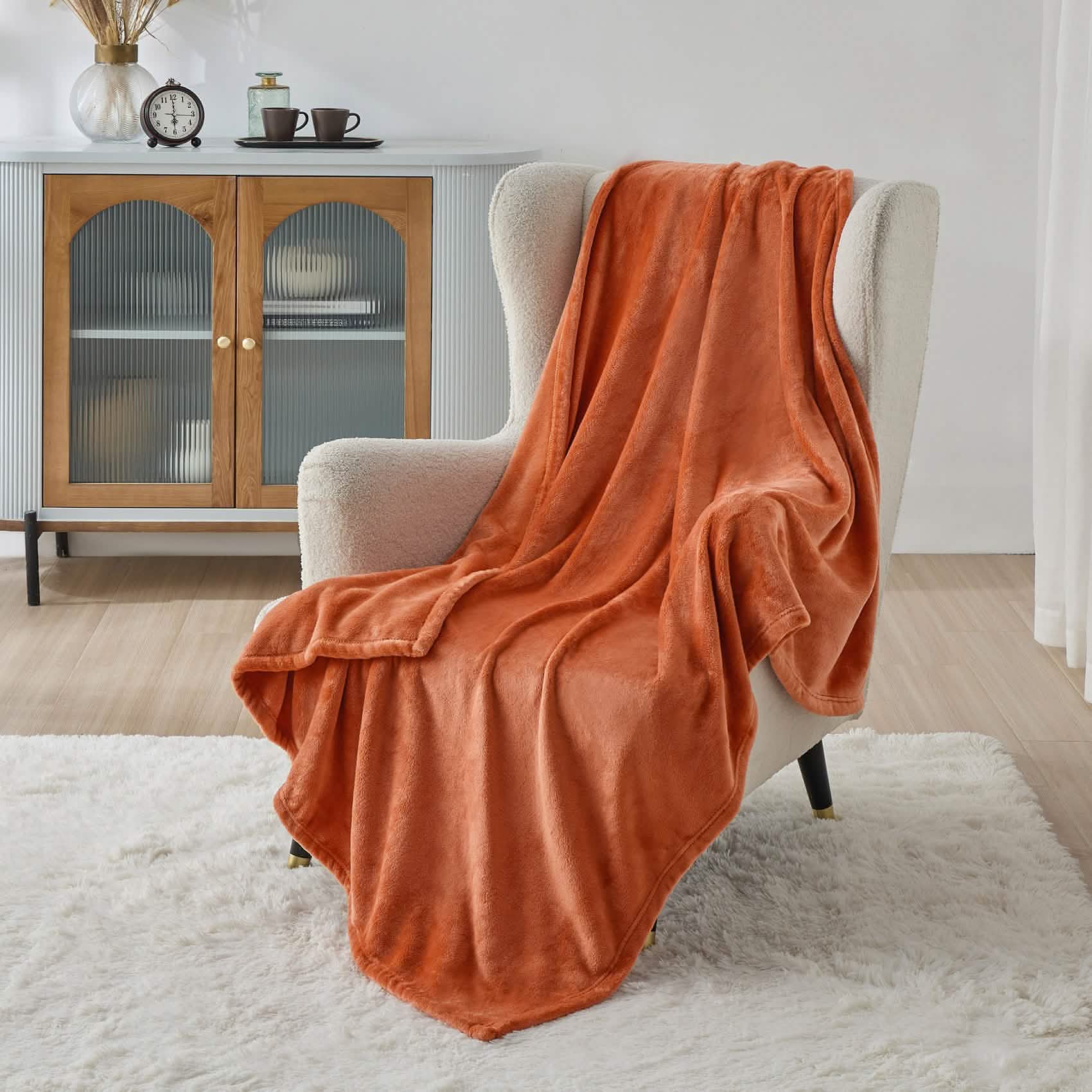 GentleSoft™ Flannel Fleece Blanket 300gsm