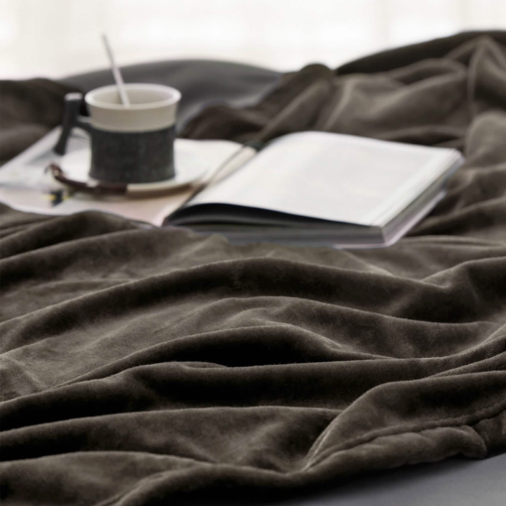 GentleSoft™ Flannel Fleece Blanket 300gsm
