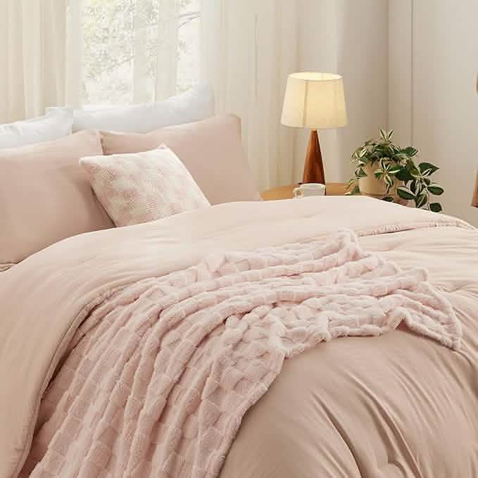 GentleSoft™ Checkered Comforter Set