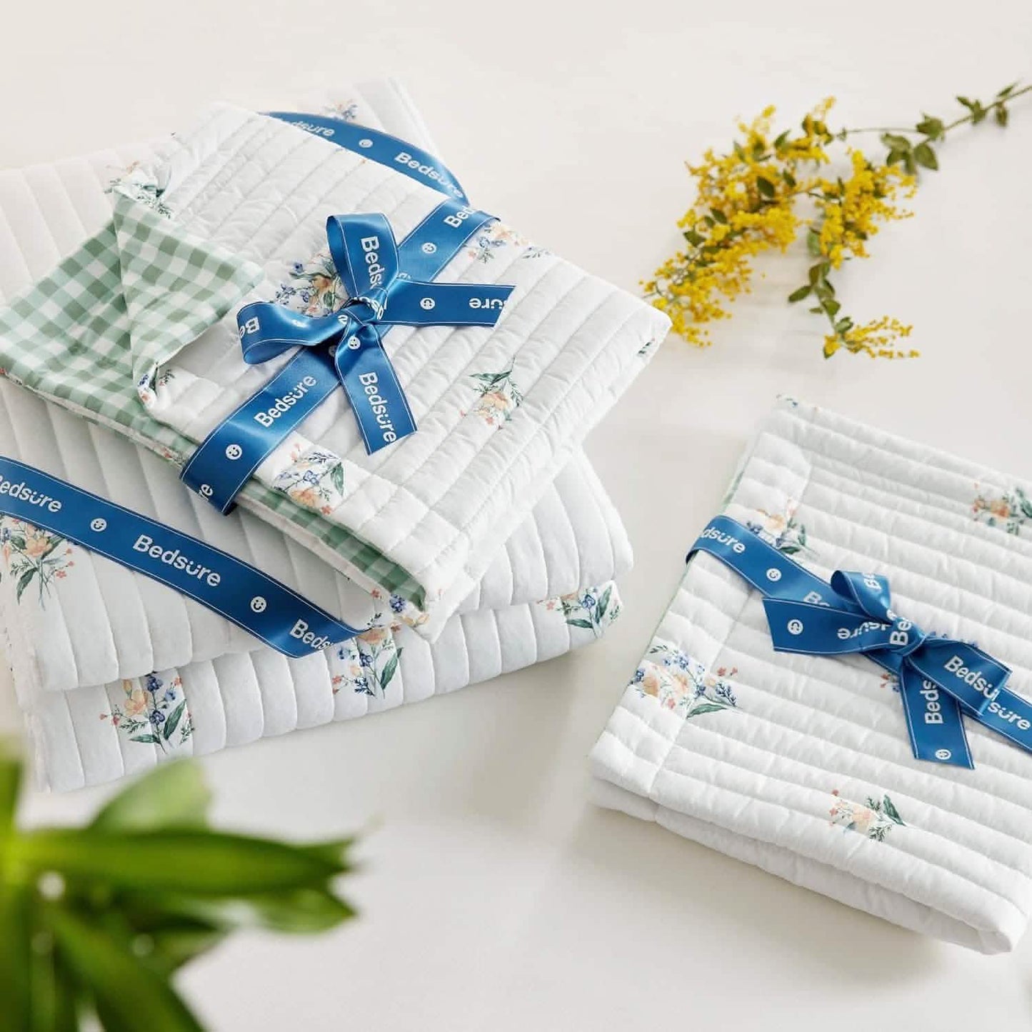 GentleSoft™ Botanical Quilt Set