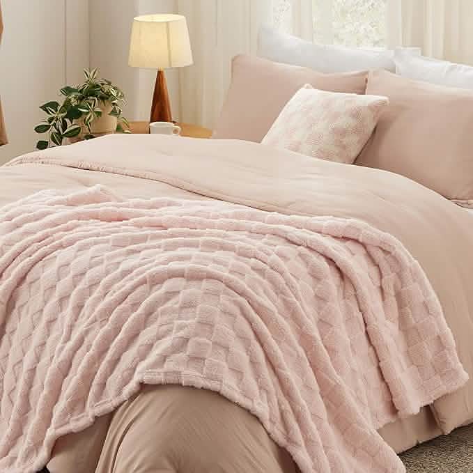 GentleSoft™ Checkered Comforter Set
