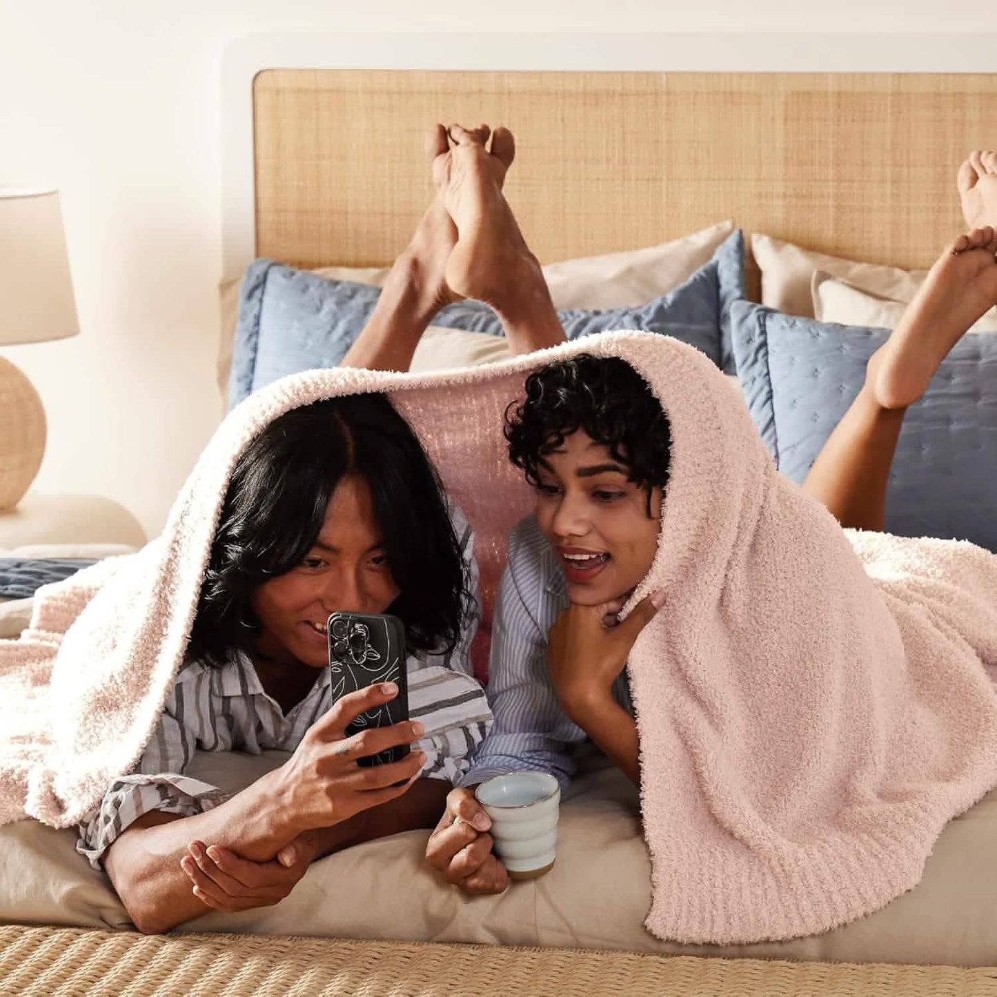 GentleSoft™ Feather Yarn Throw Blanket
