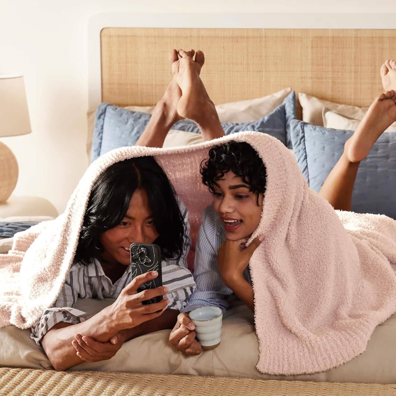 GentleSoft™ Feather Yarn Throw Blanket