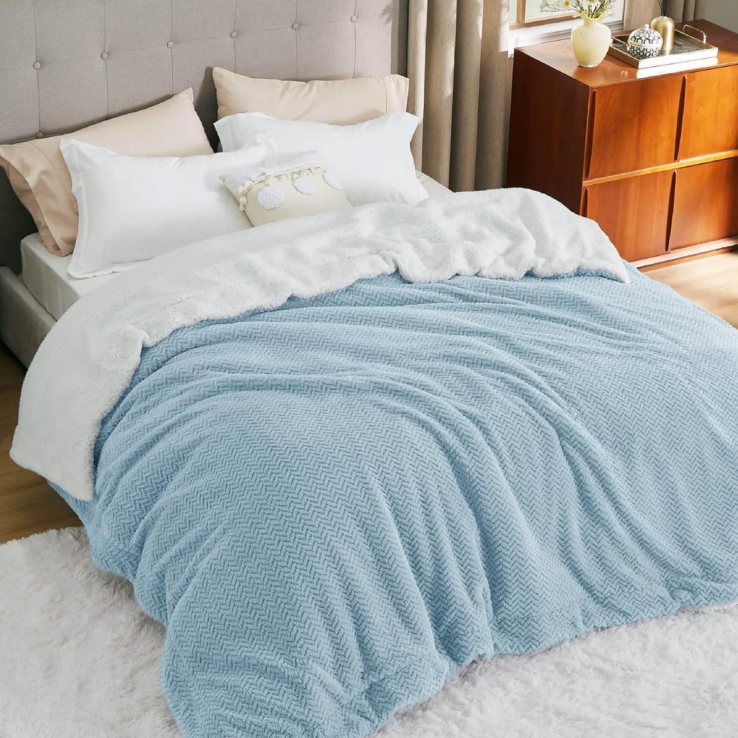 GentleSoft™ Chevron Sherpa Fleece Blanket