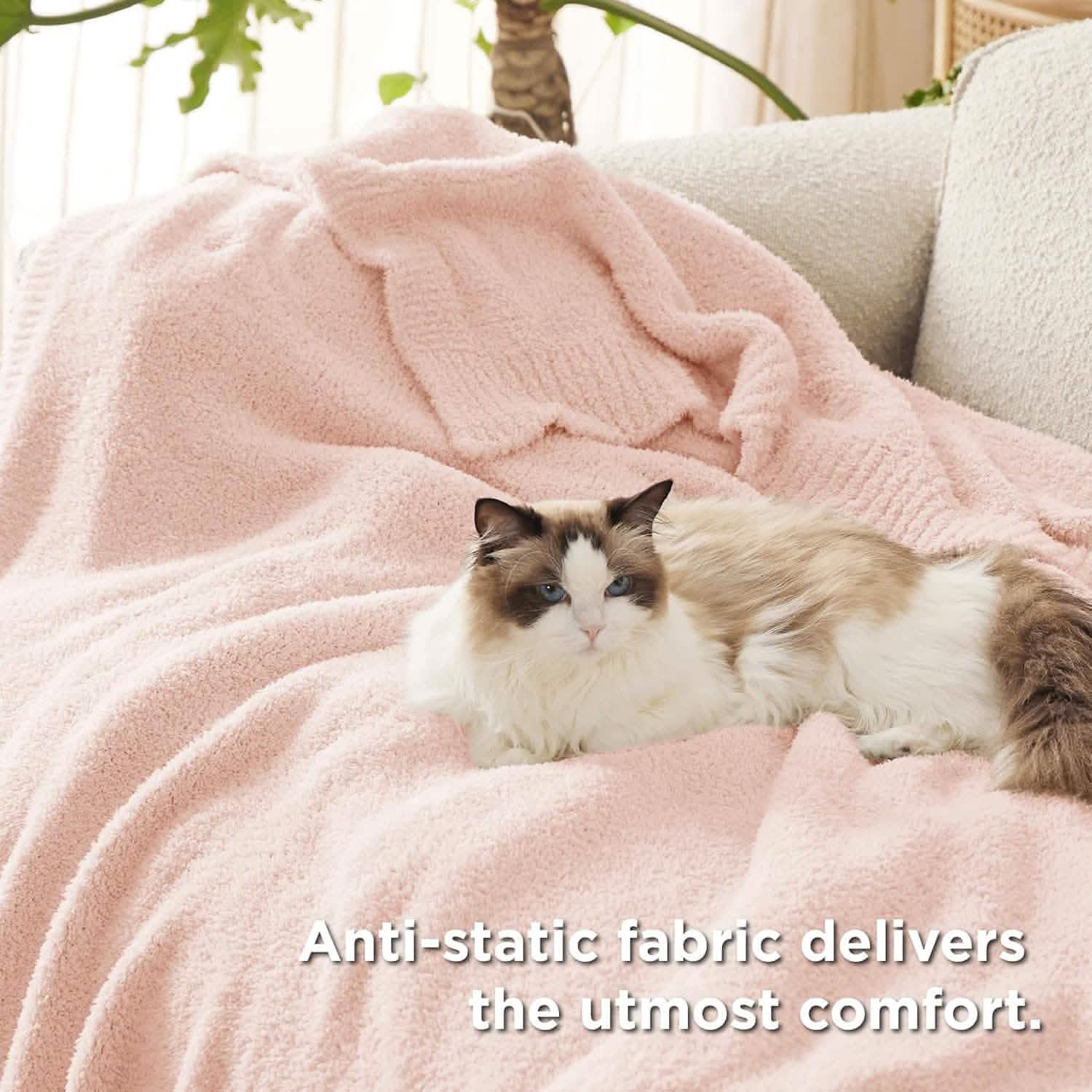 GentleSoft™ Feather Yarn Throw Blanket