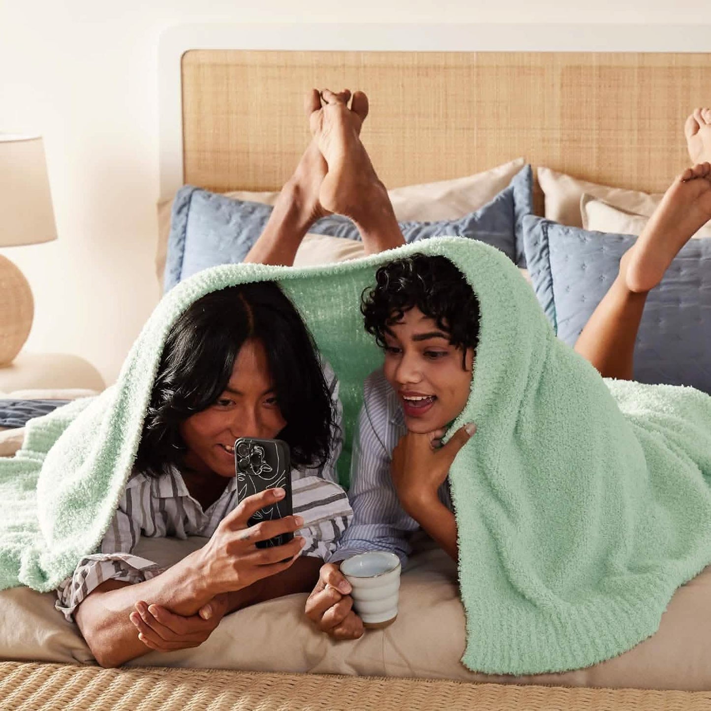 GentleSoft™ Feather Yarn Throw Blanket