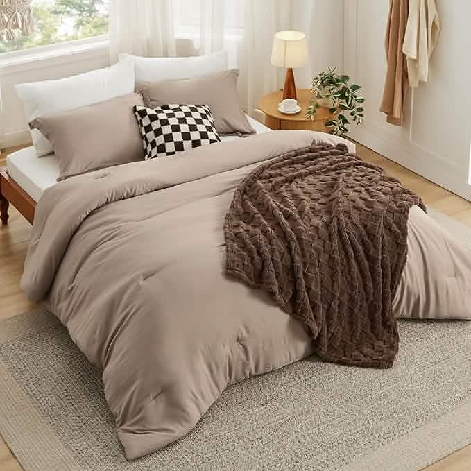 GentleSoft™ Checkered Comforter Set