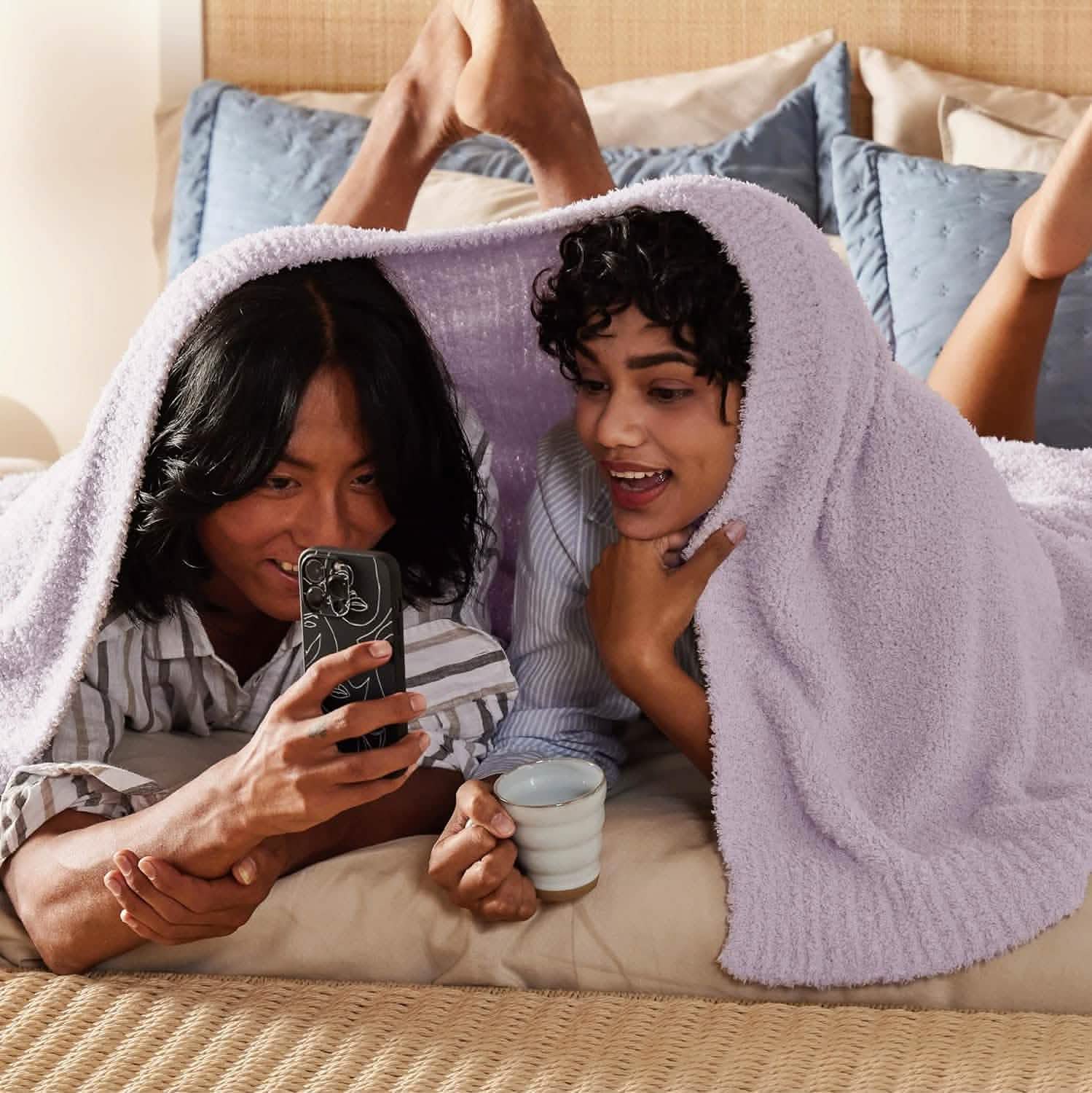 GentleSoft™ Feather Yarn Throw Blanket