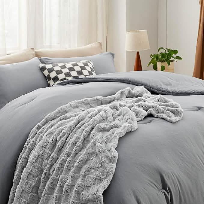 GentleSoft™ Checkered Comforter Set
