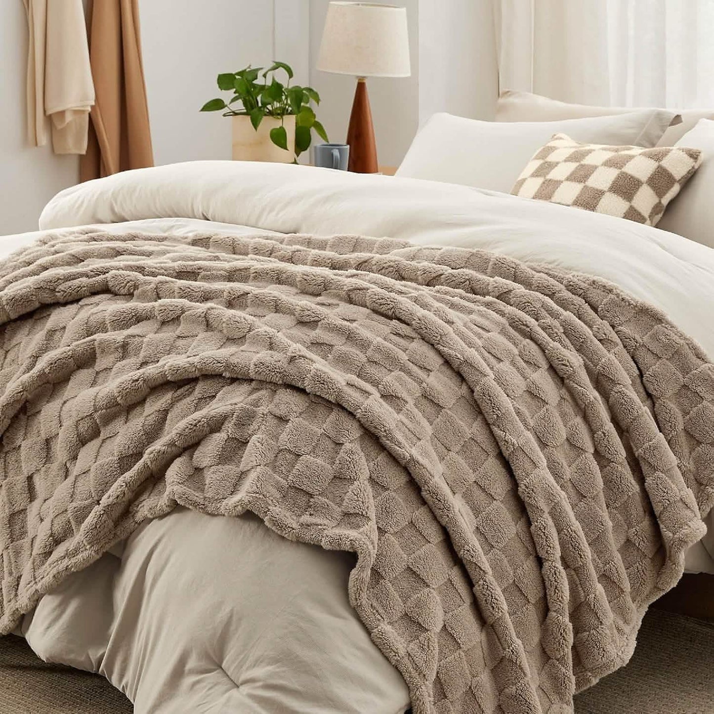 GentleSoft™ Checkered Comforter Set
