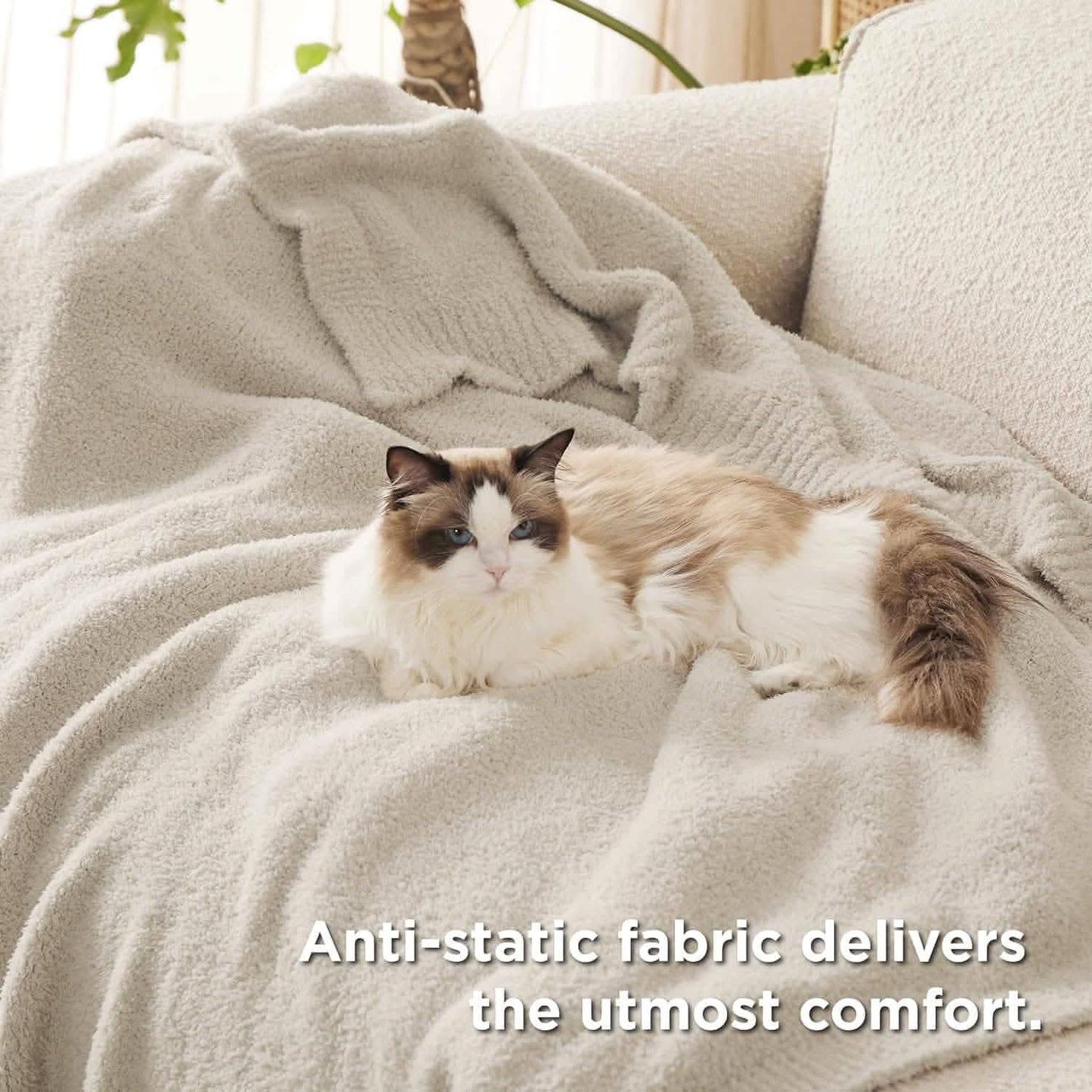 GentleSoft™ Feather Yarn Throw Blanket