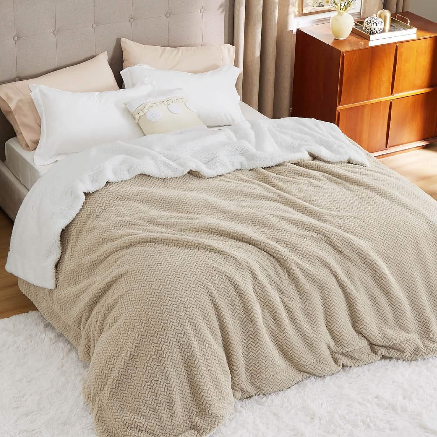 GentleSoft™ Chevron Sherpa Fleece Blanket