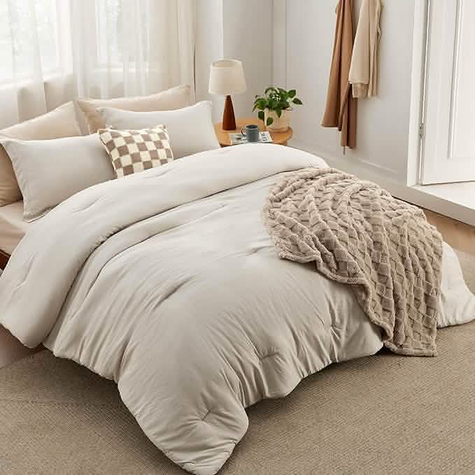 GentleSoft™ Checkered Comforter Set