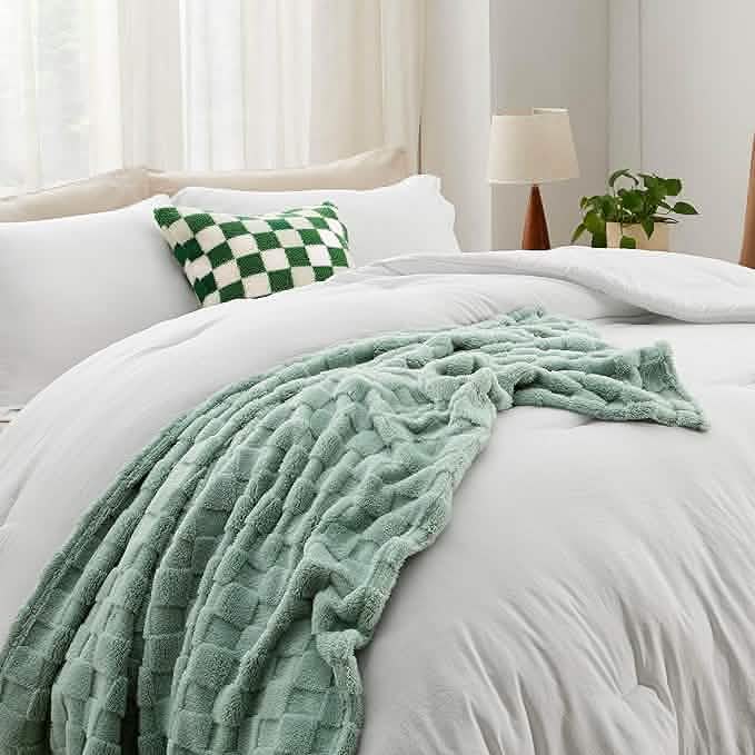 GentleSoft™ Checkered Comforter Set