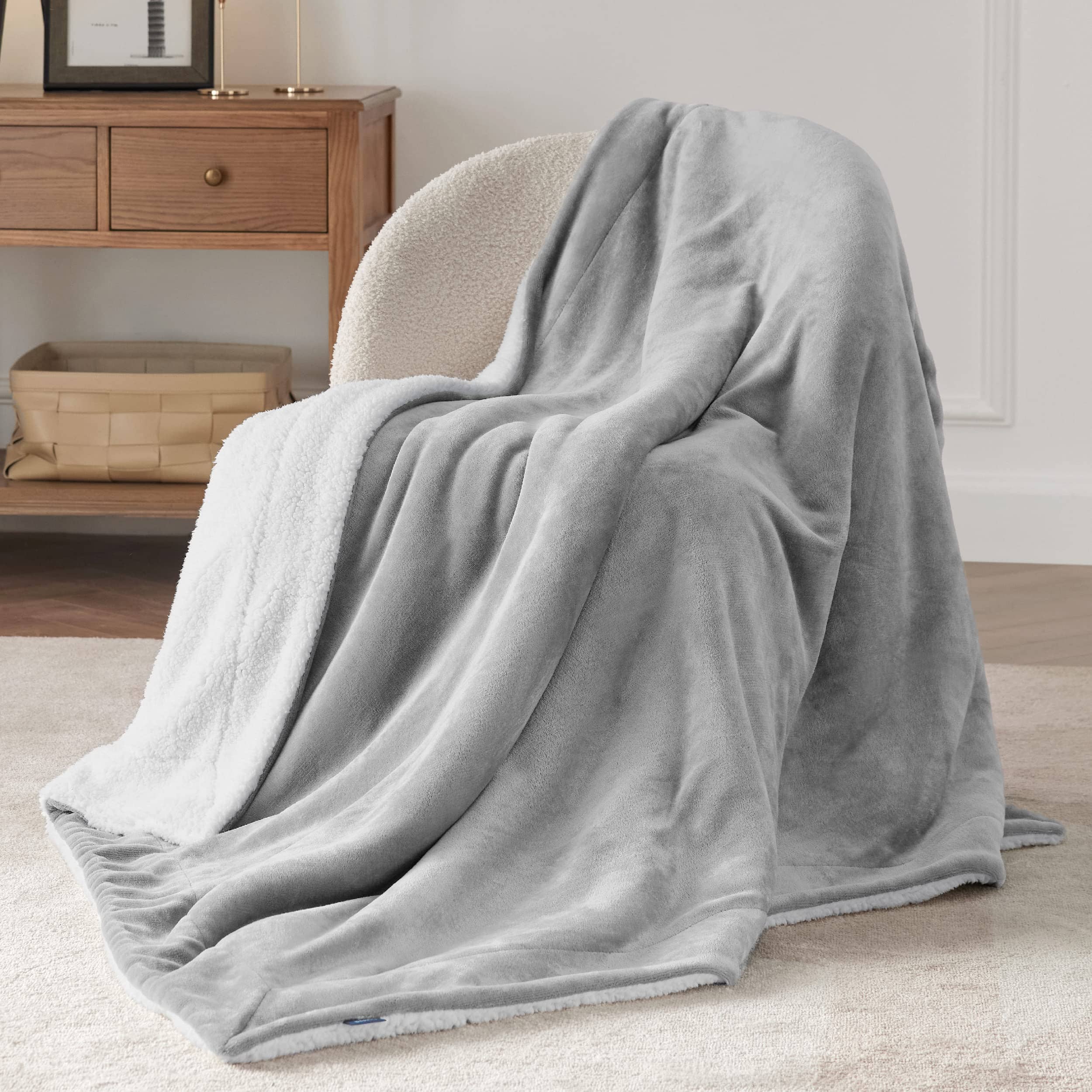 Sherpa and Fleece Reversable Blanket