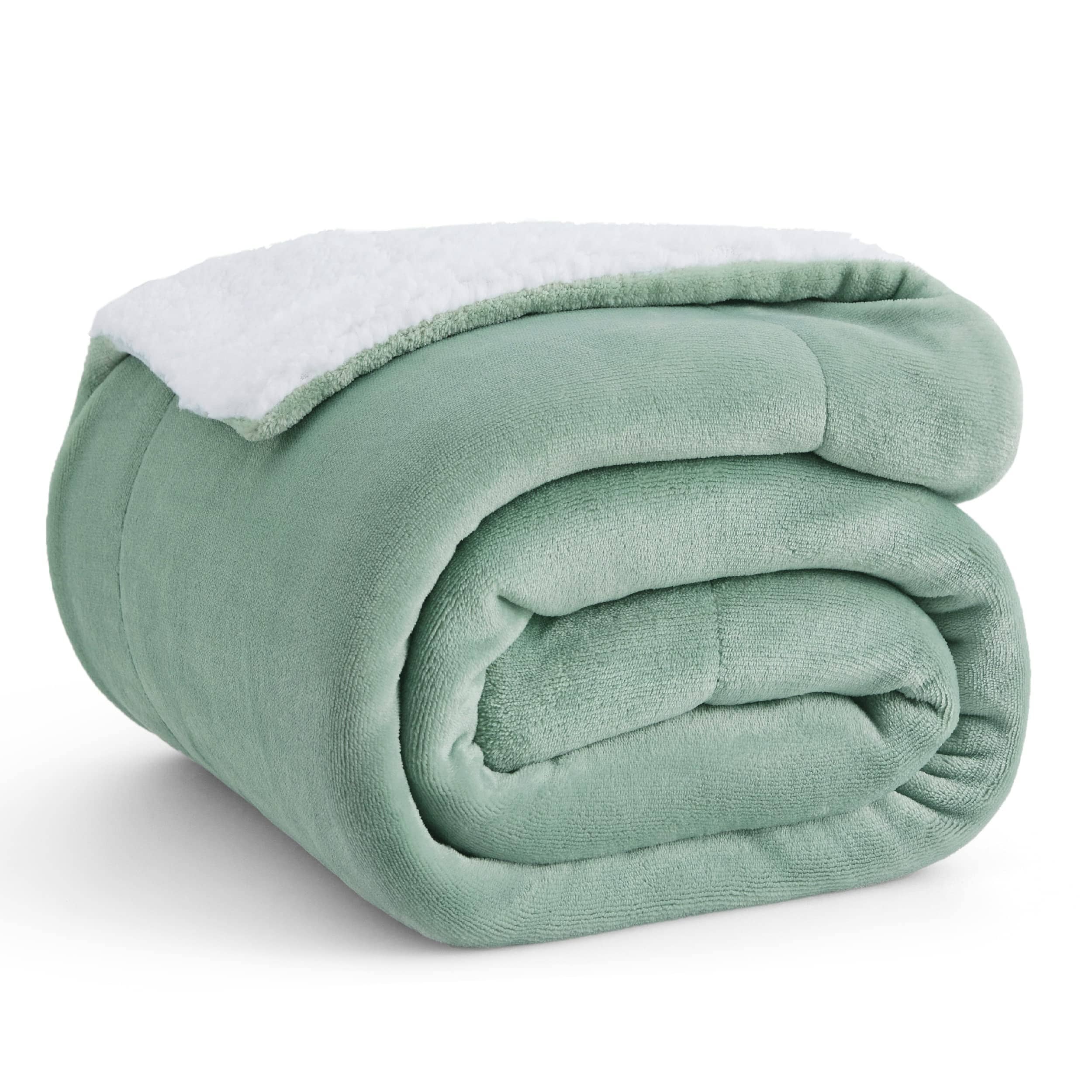 Sherpa and Fleece Reversable Blanket