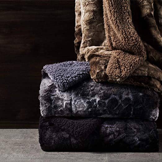 Faux Fur and Sherpa Tie-dye Reversable Blanket skin-friendly