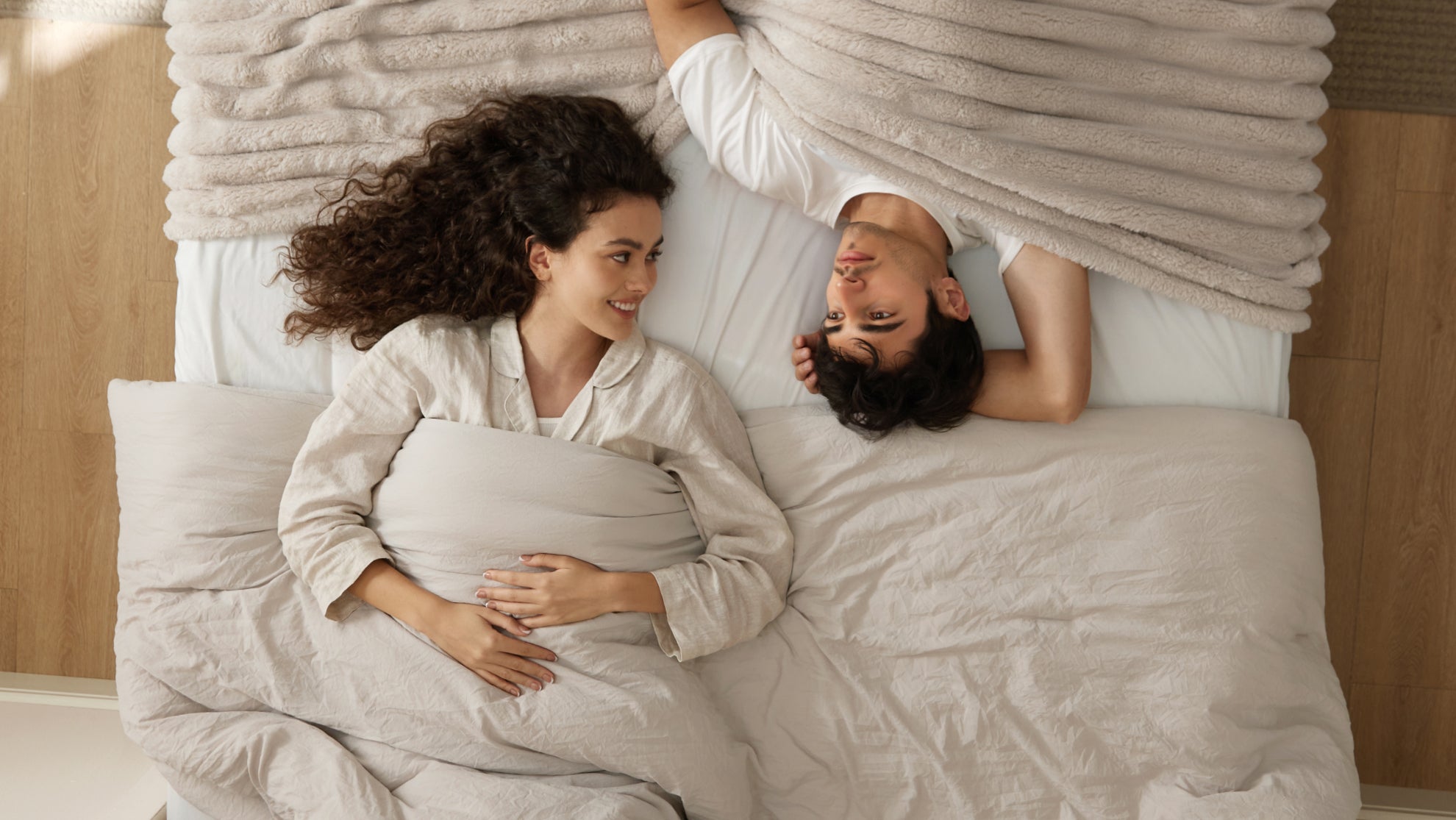 2-in-1 Comforter Sets vs. Separate Layers: What Couples Should Consider