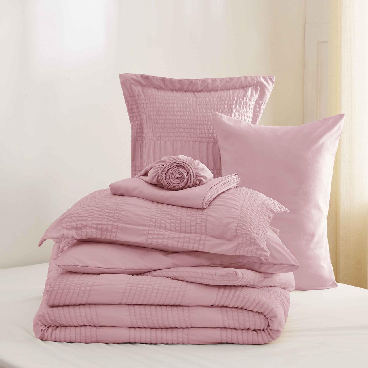 Welcome the Summer with Bedsure Seersucker Bed-in-a-Bag in Light Pink