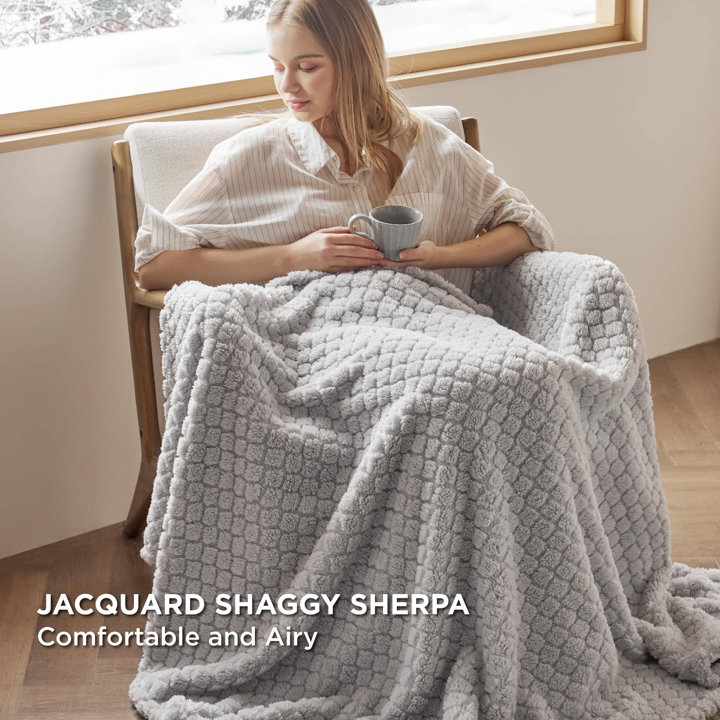 Arch Shaggy Sherpa Fleece Blanket