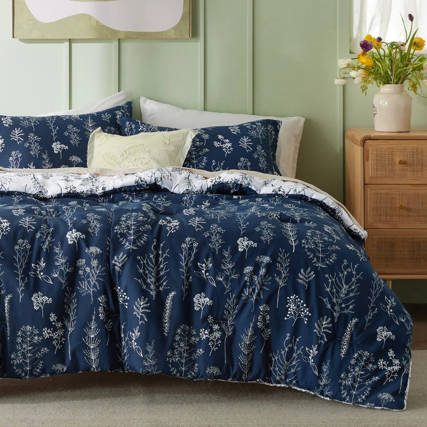 Reversible Floral Print Comforter Set