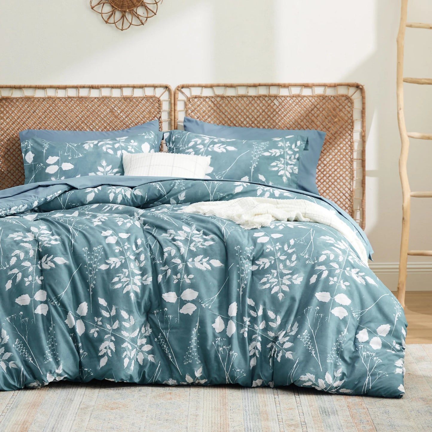 Elegant Floral Comforter Sets