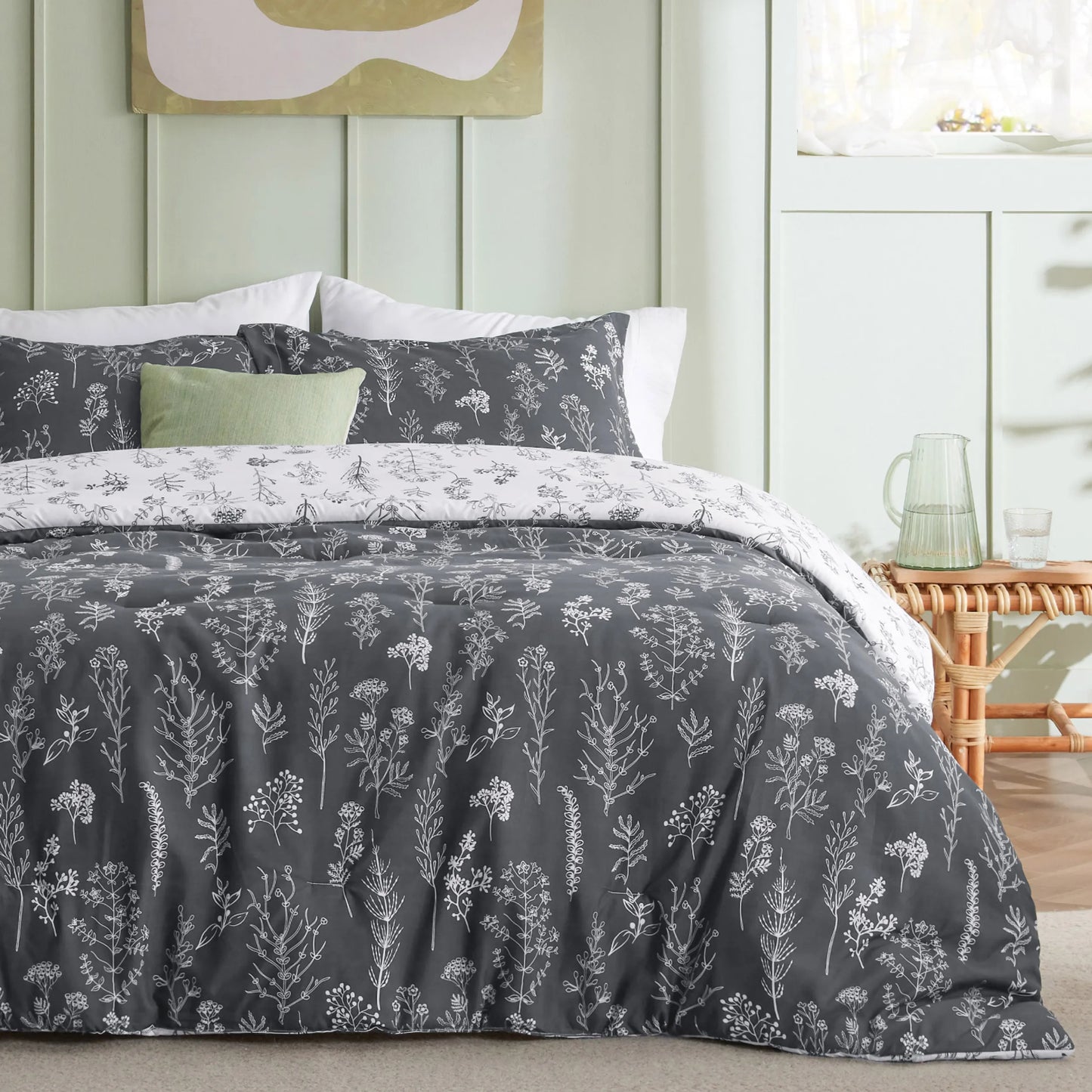 Reversible Floral Print Comforter Set