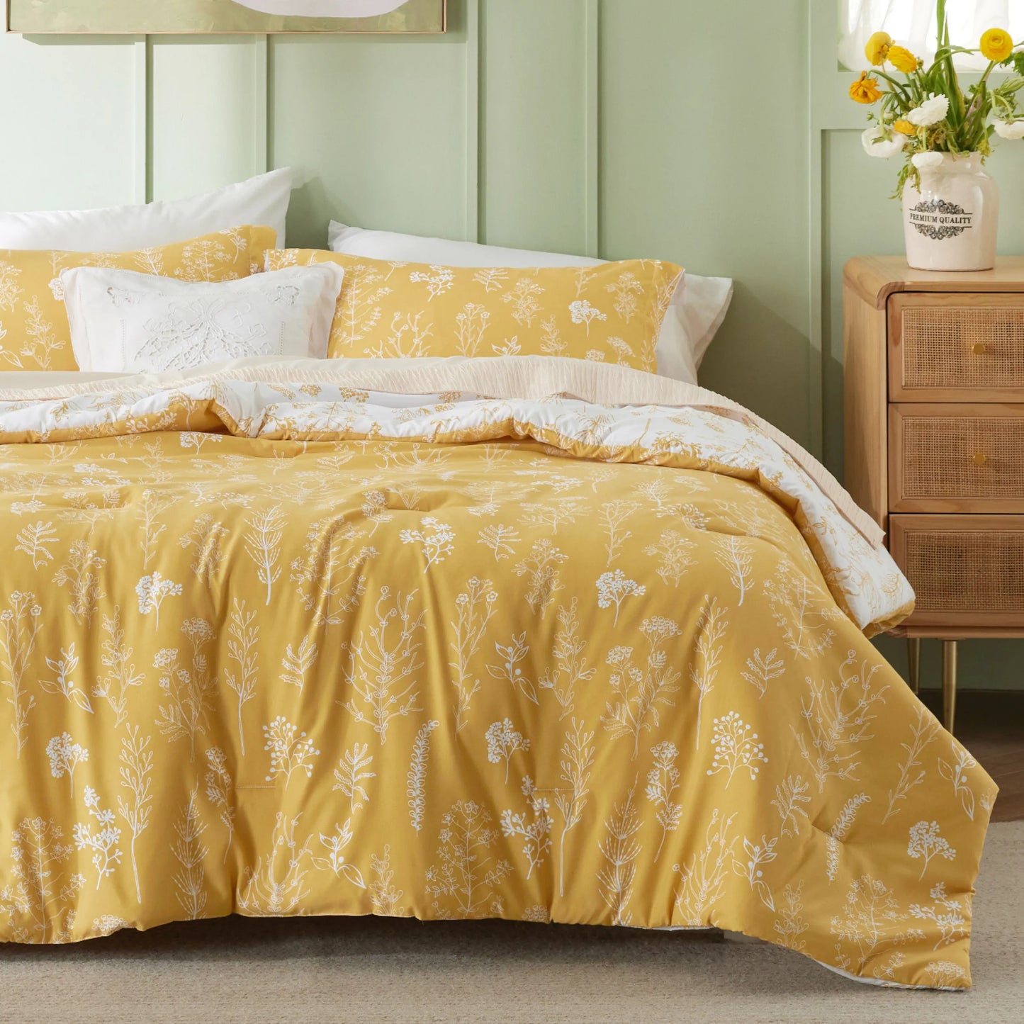 Reversible Floral Print Comforter Set