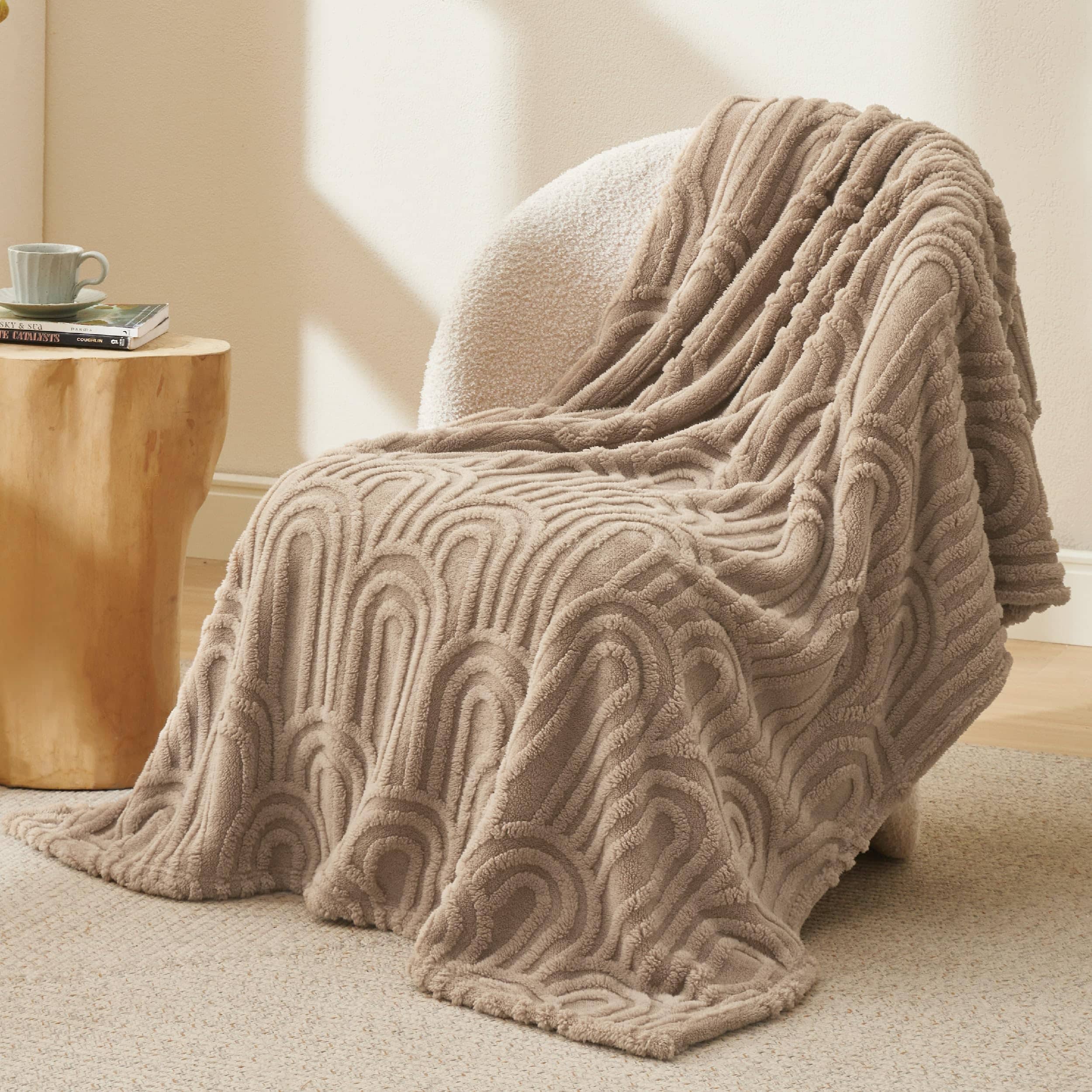 Arch Shaggy Sherpa Fleece Blanket