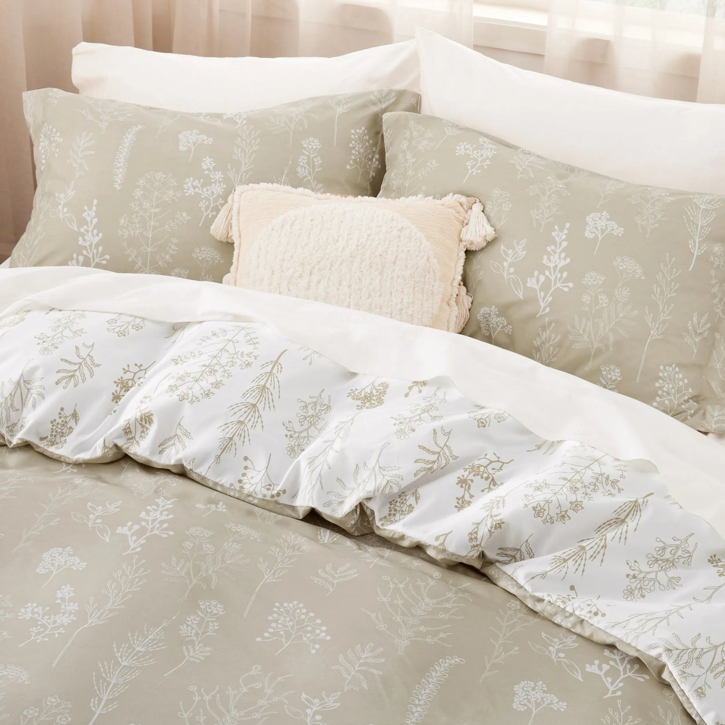 Reversible Floral Print Comforter Set