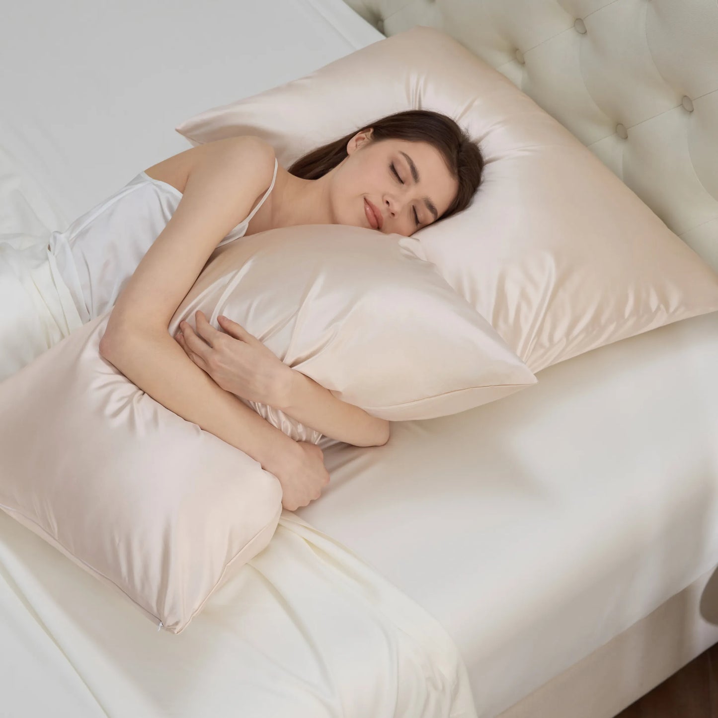 Champagne Beauty Sleep Pillowcases: cooling Nylon-Spandex for skincare & comfortable rest.