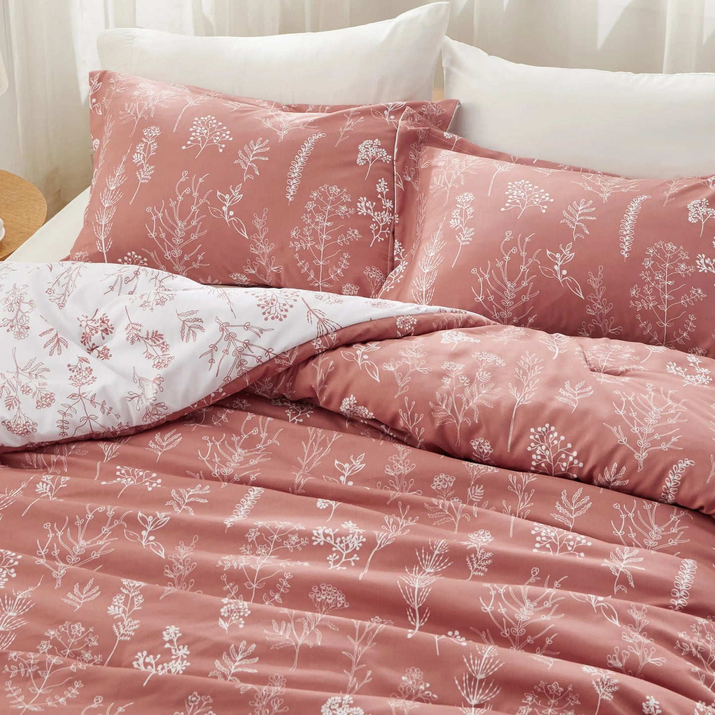 Reversible Floral Print Comforter Set