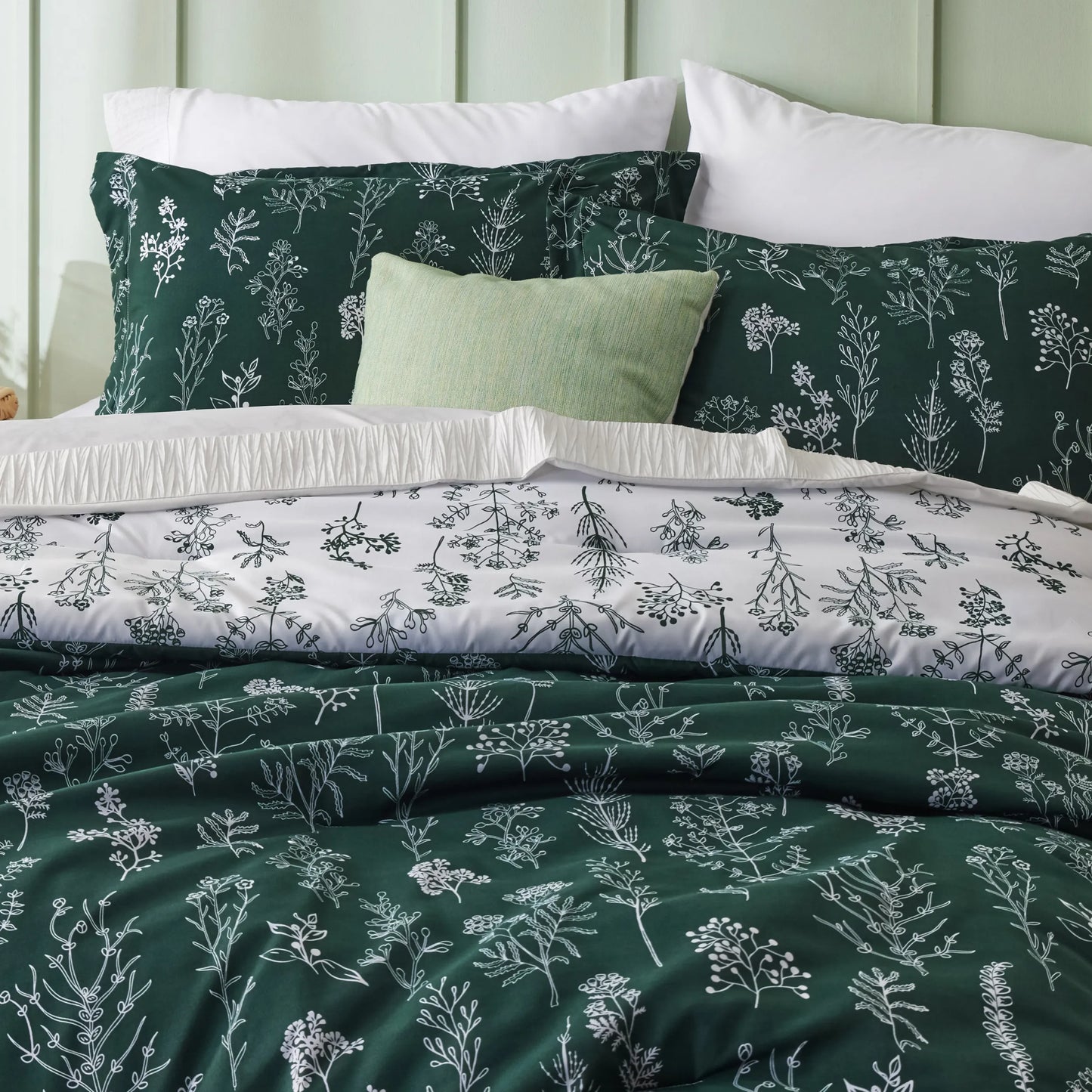 Reversible Floral Print Comforter Set