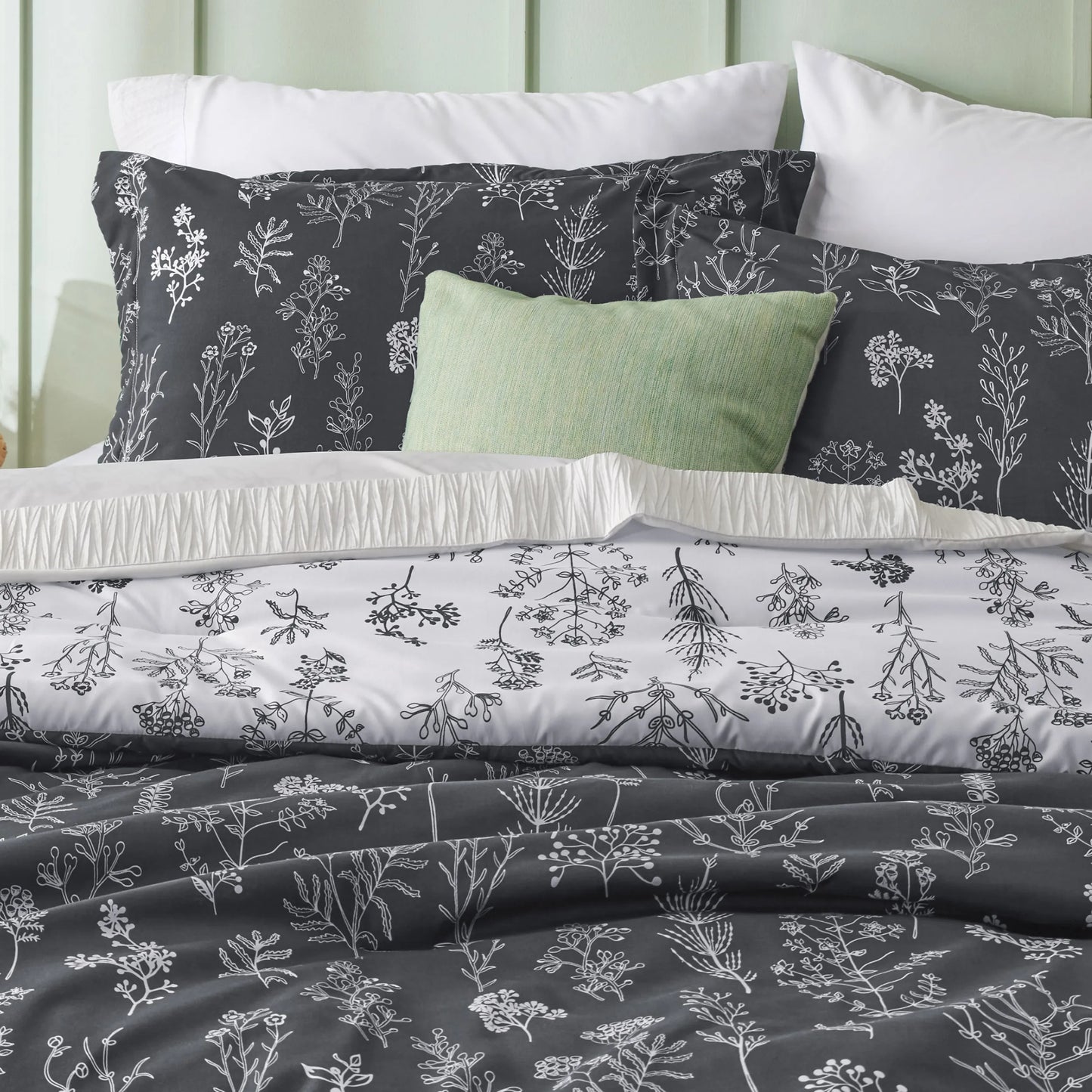 Reversible Floral Print Comforter Set