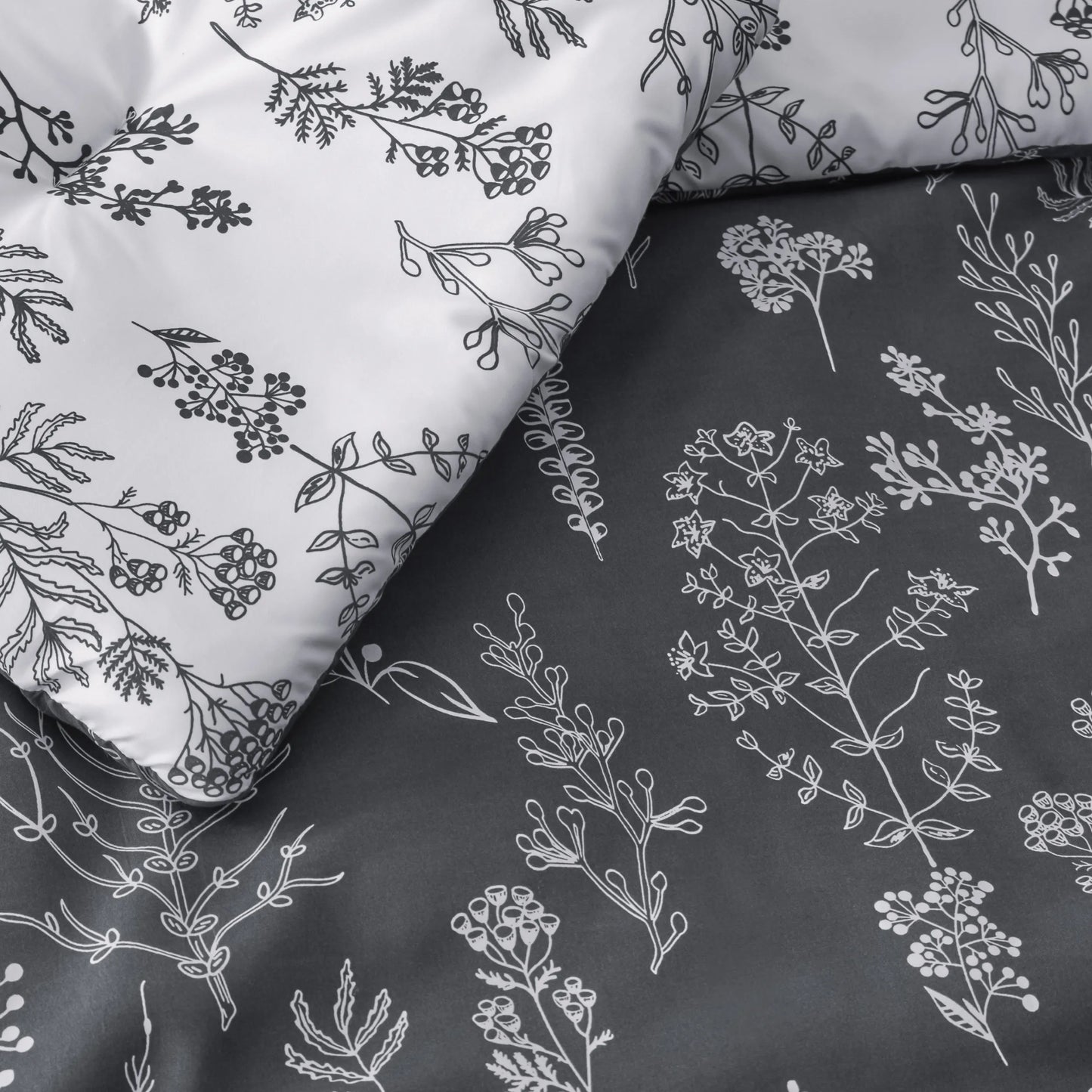 Reversible Floral Print Comforter Set