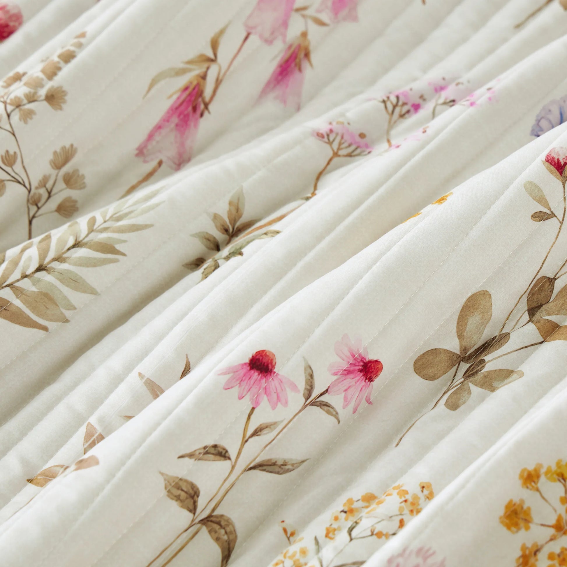 Botanical Quilt Set: Watercolor floral print on quilted polyester fabric