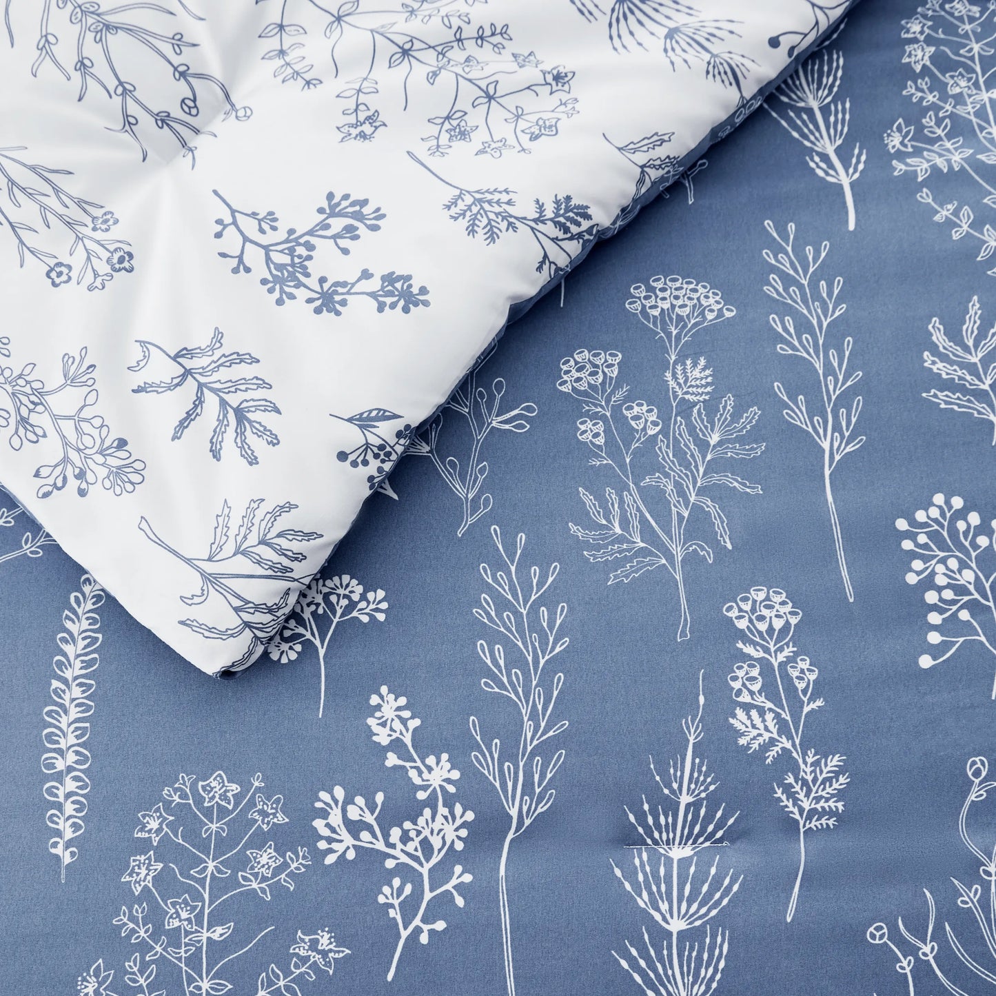 Reversible Floral Print Comforter Set