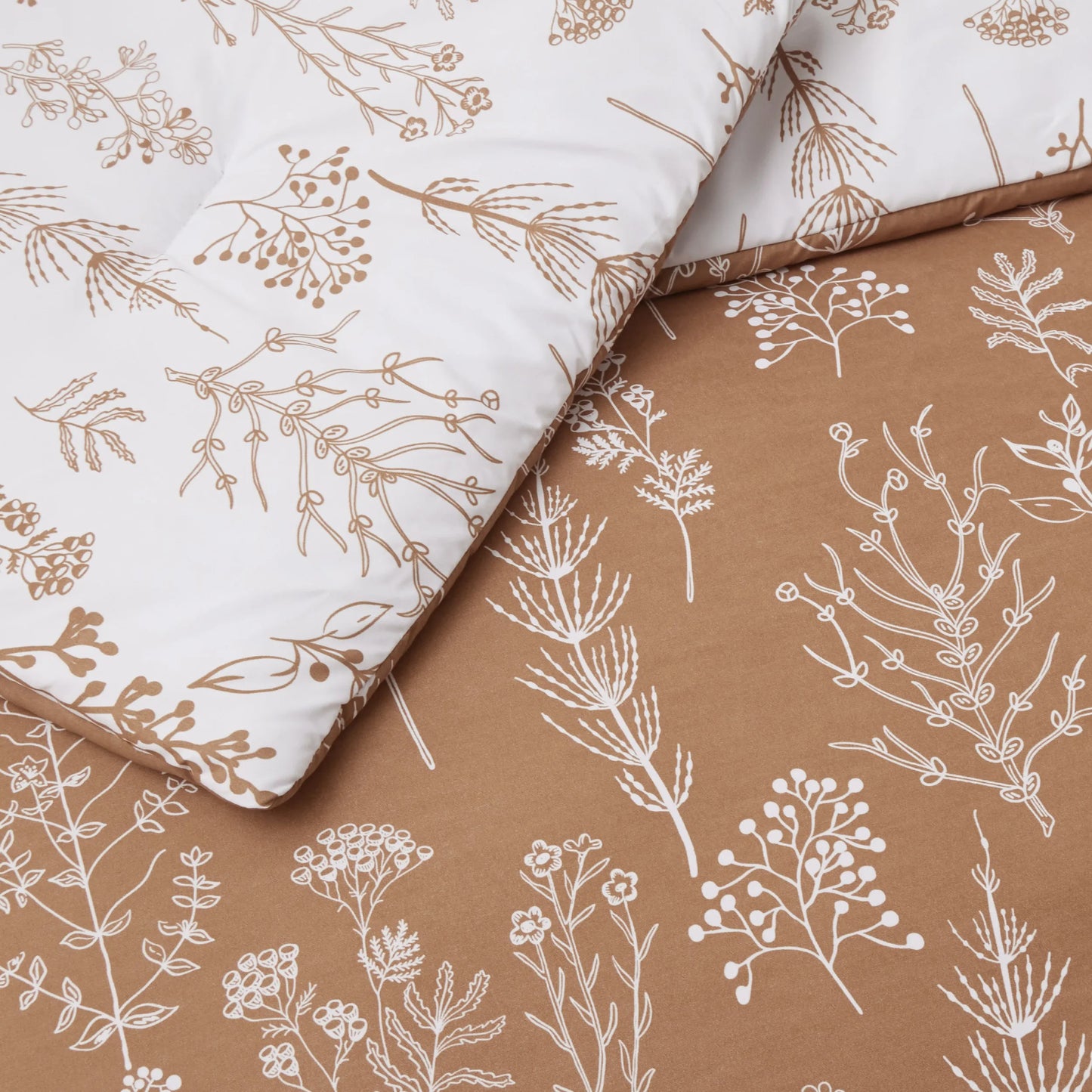 Reversible Floral Print Comforter Set