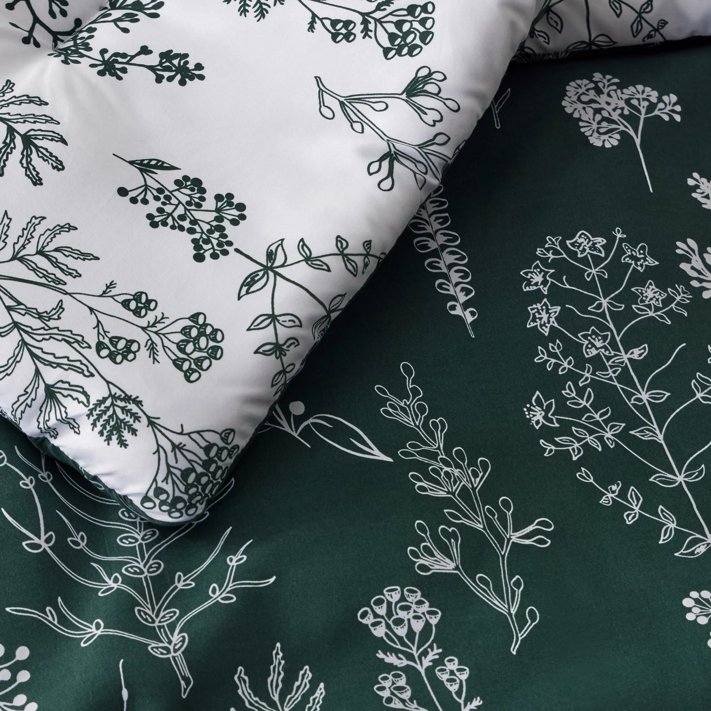 Reversible Floral Print Comforter Set