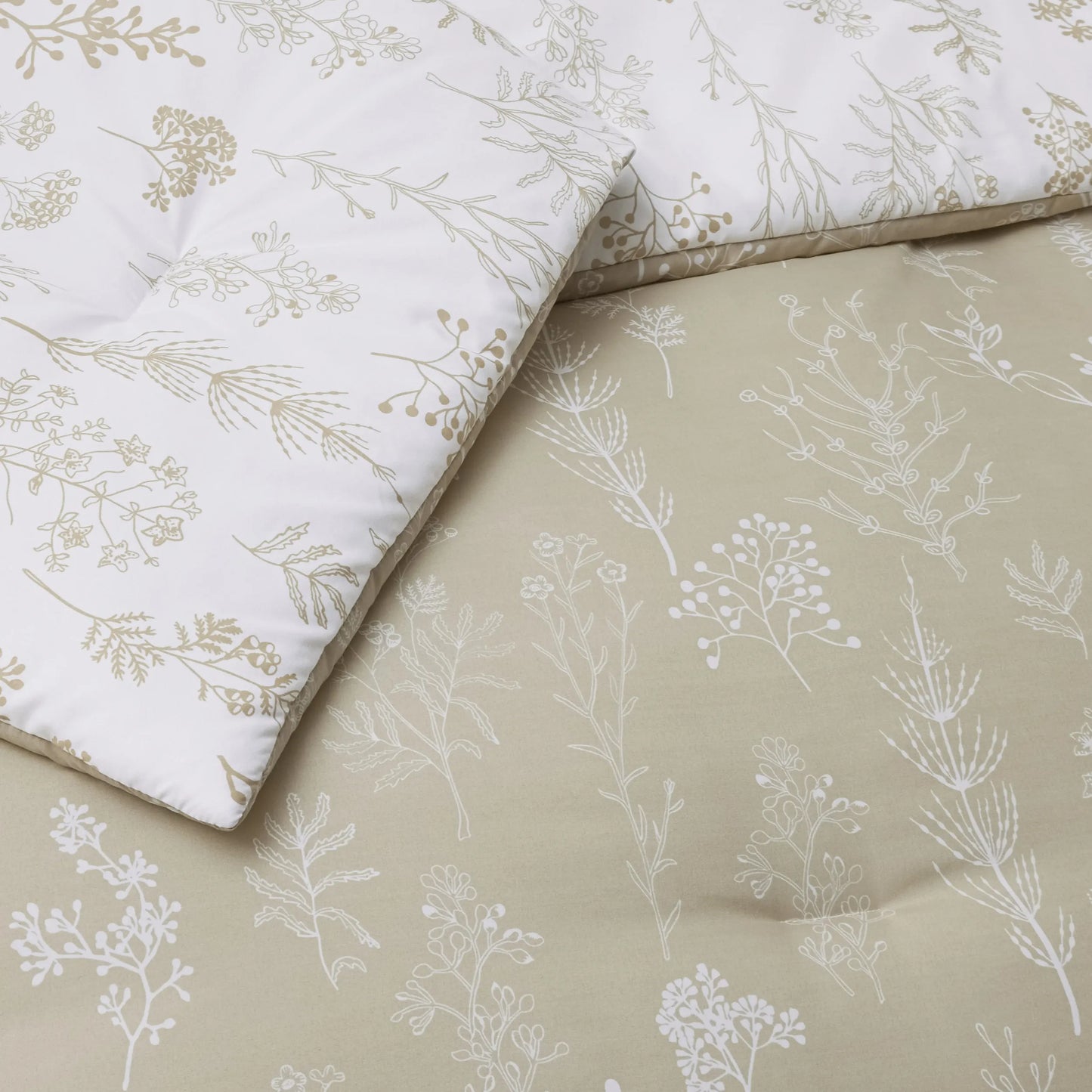 Reversible Floral Print Comforter Set
