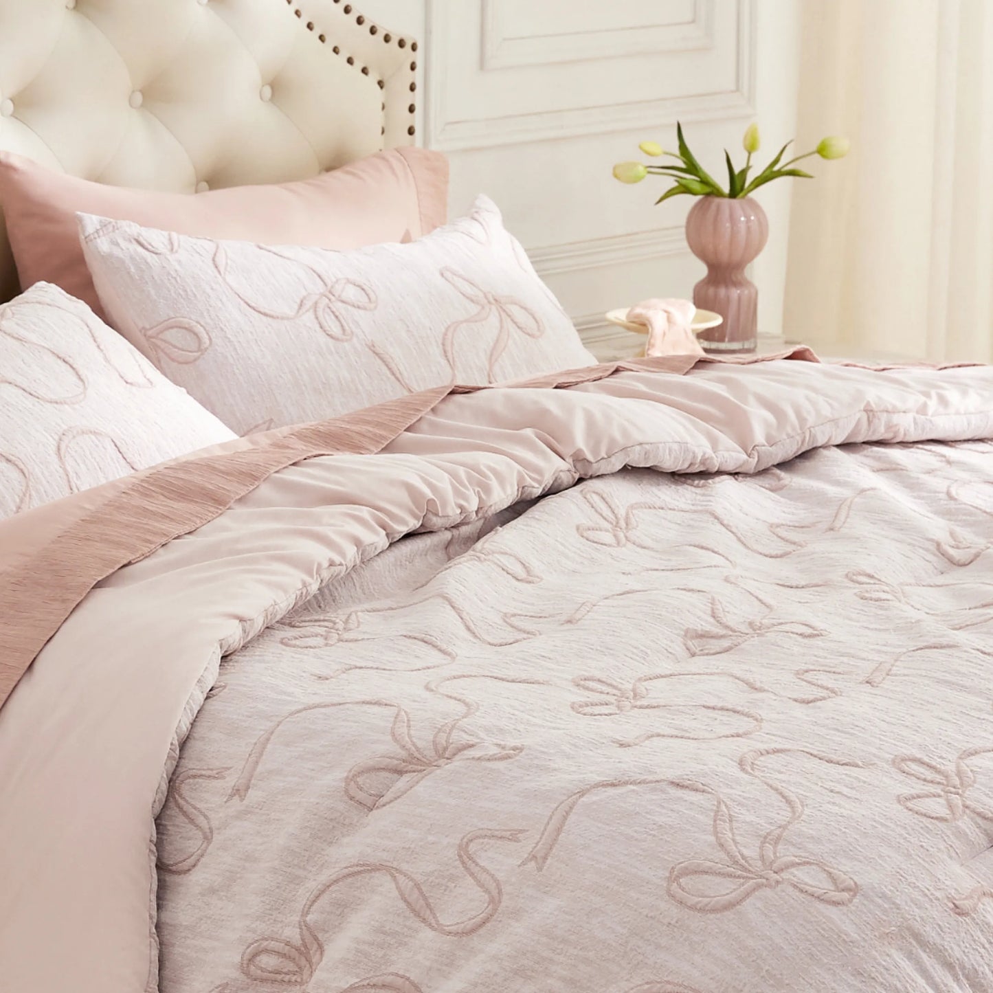 Graceful Bow Jacquard Comforter Set