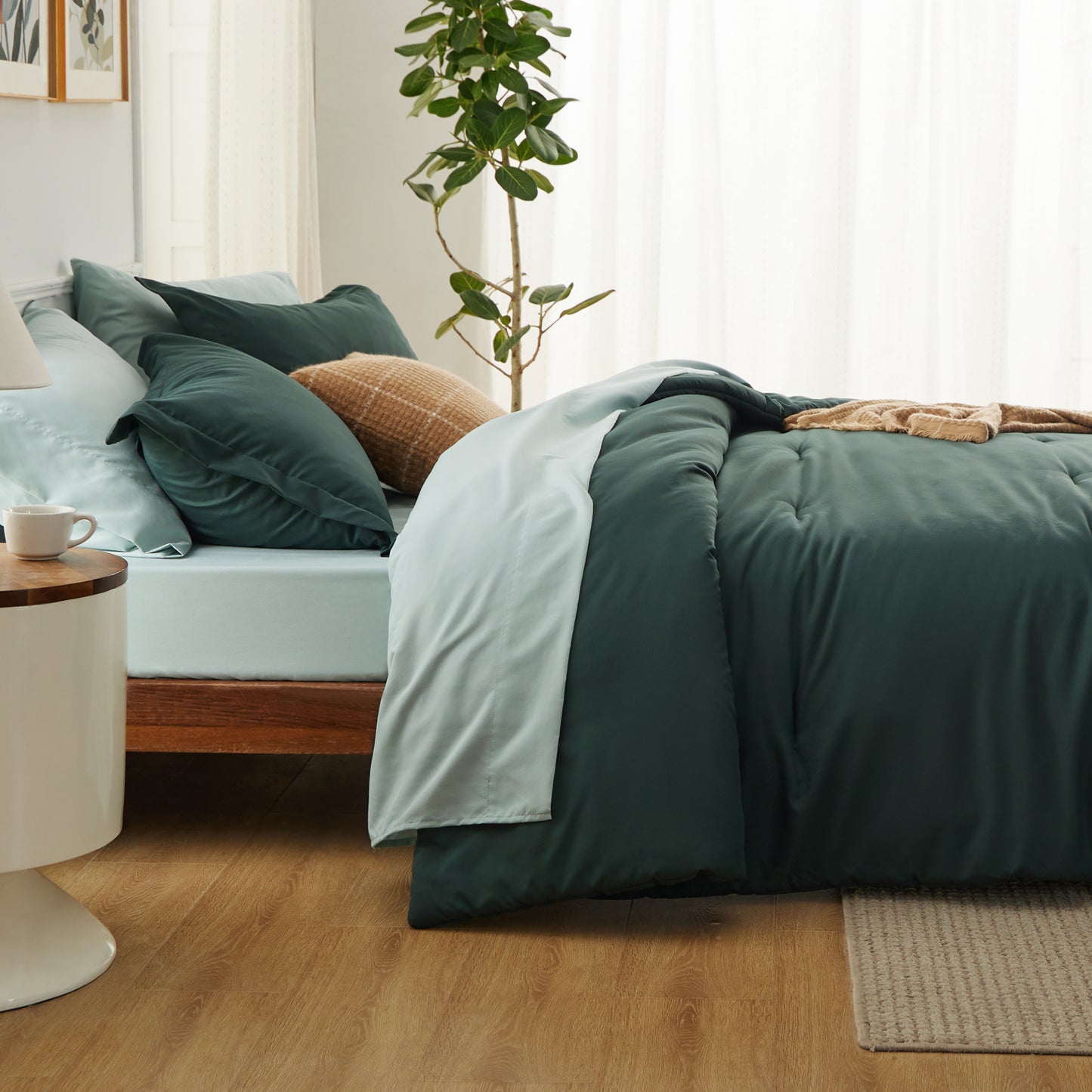 Dual-Tone Bed-in-a-Bag