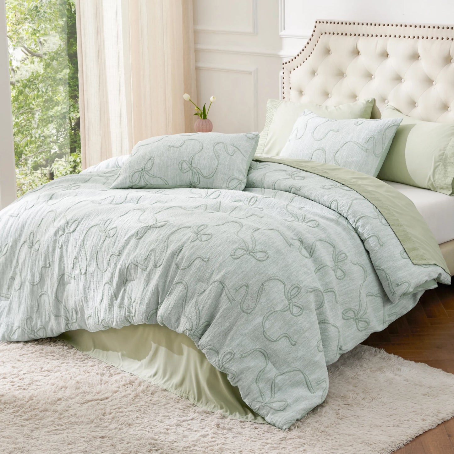 Graceful Bow Jacquard Comforter Set