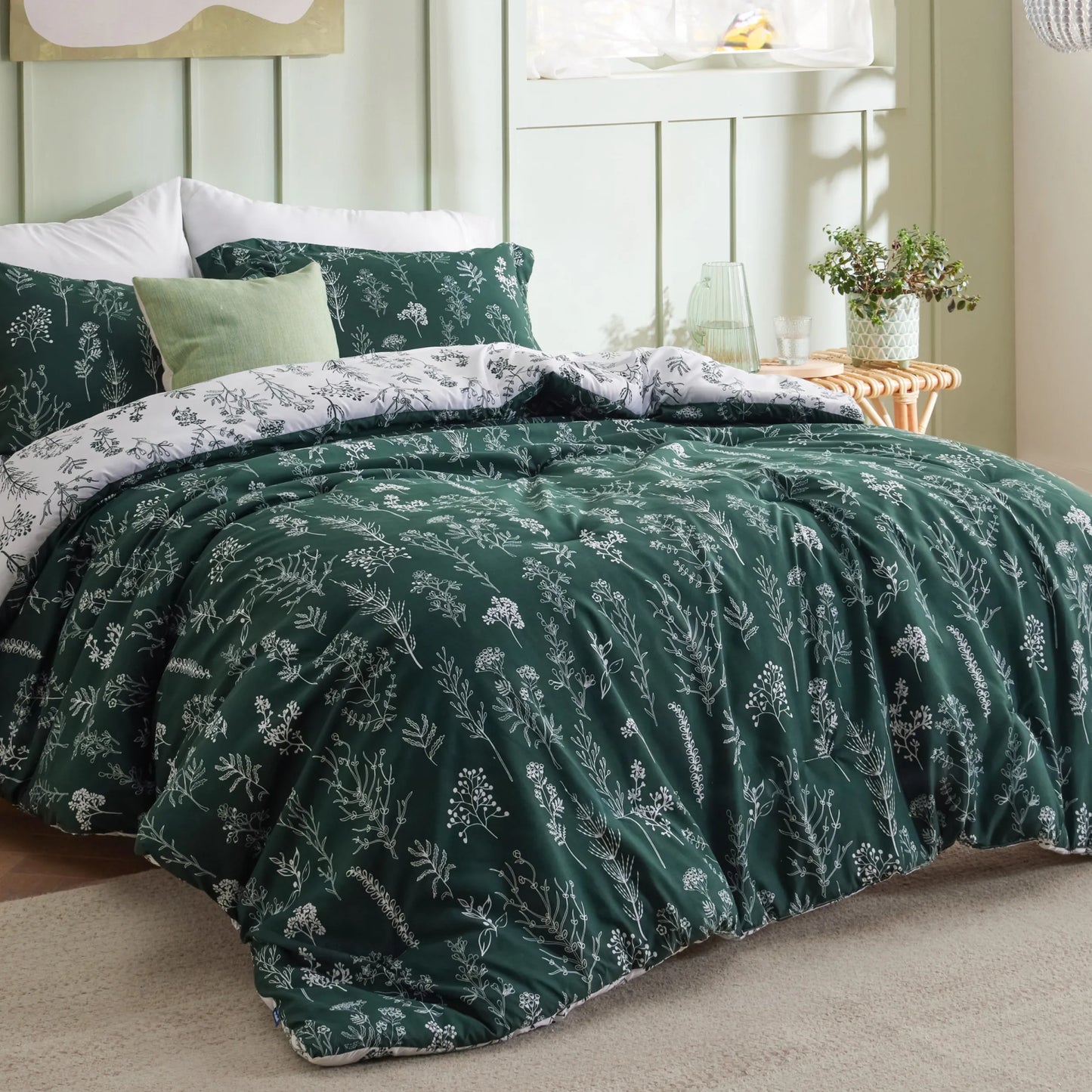 Reversible Floral Print Comforter Set