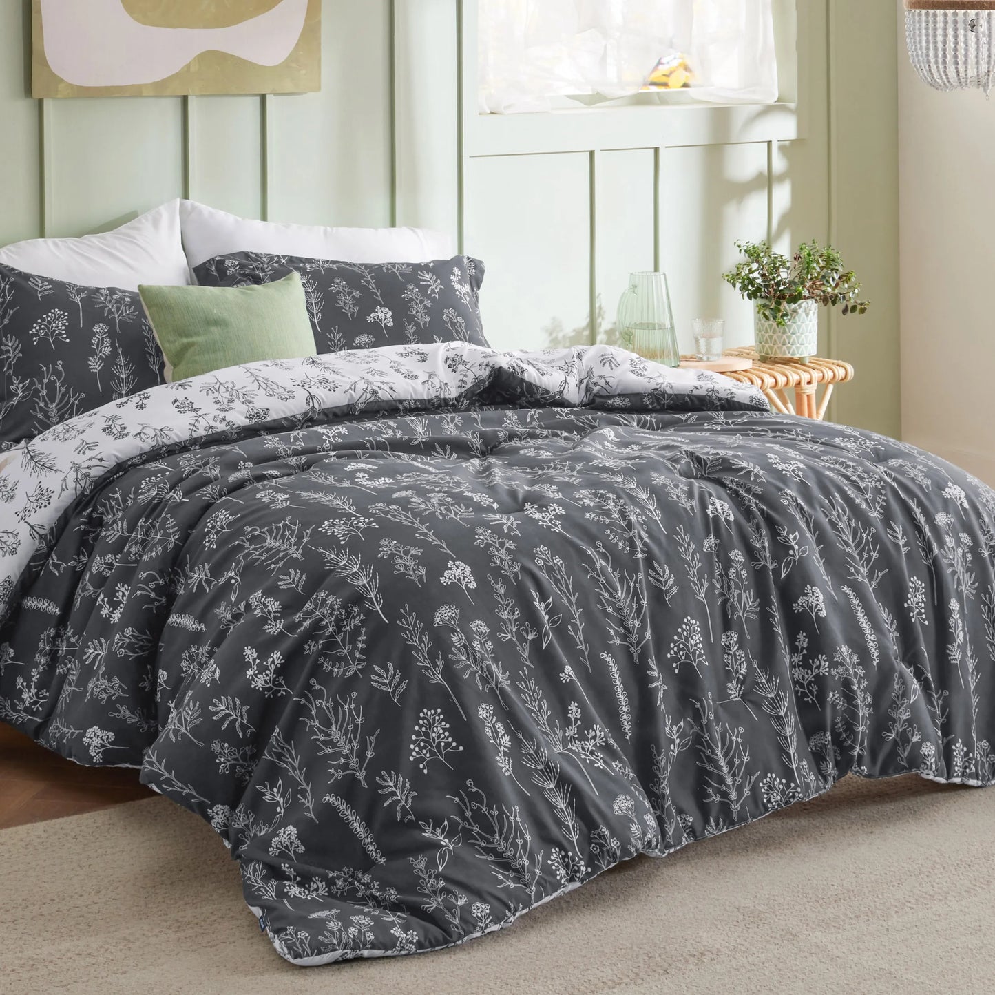 Reversible Floral Print Comforter Set