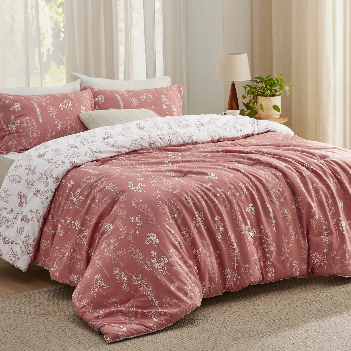 Reversible Floral Print Comforter Set