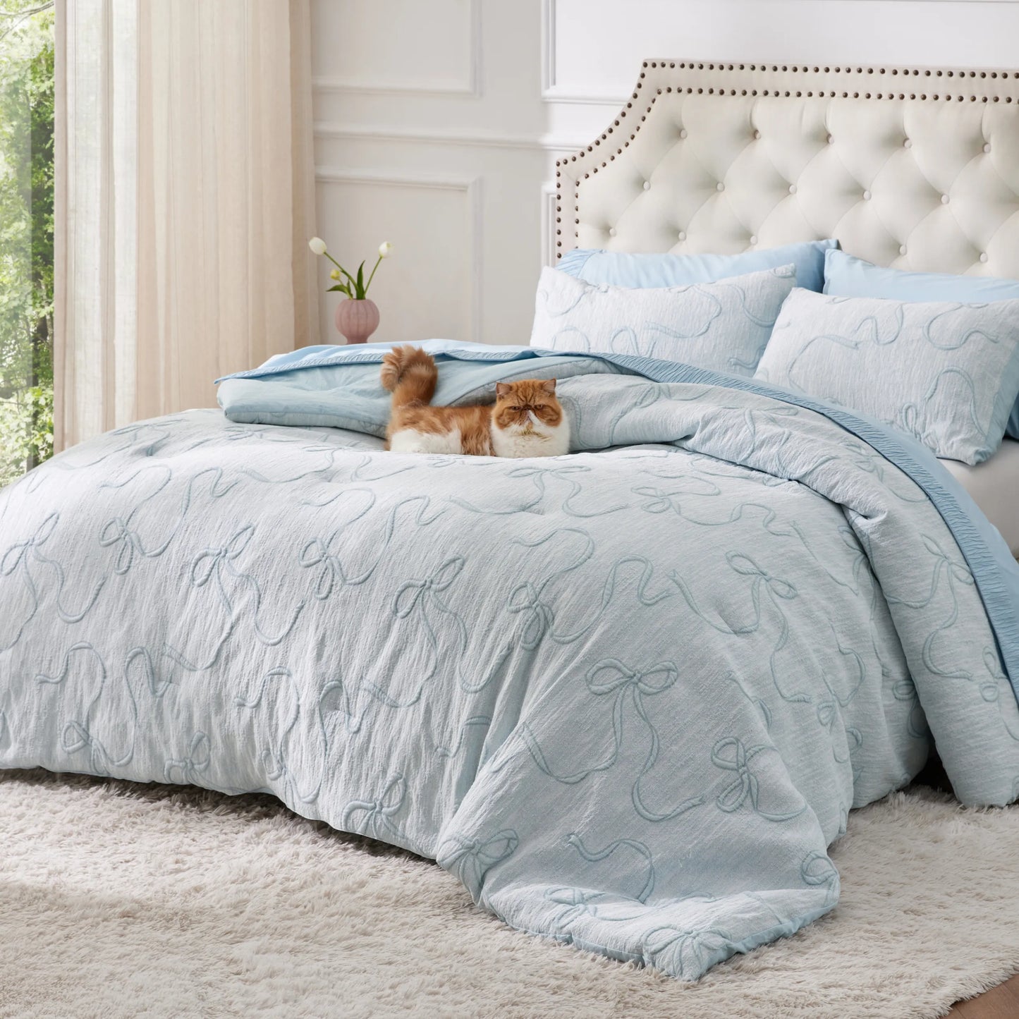 Graceful Bow Jacquard Comforter Set