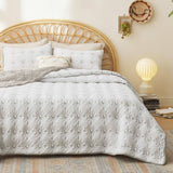 Scrollwork Quilt Set